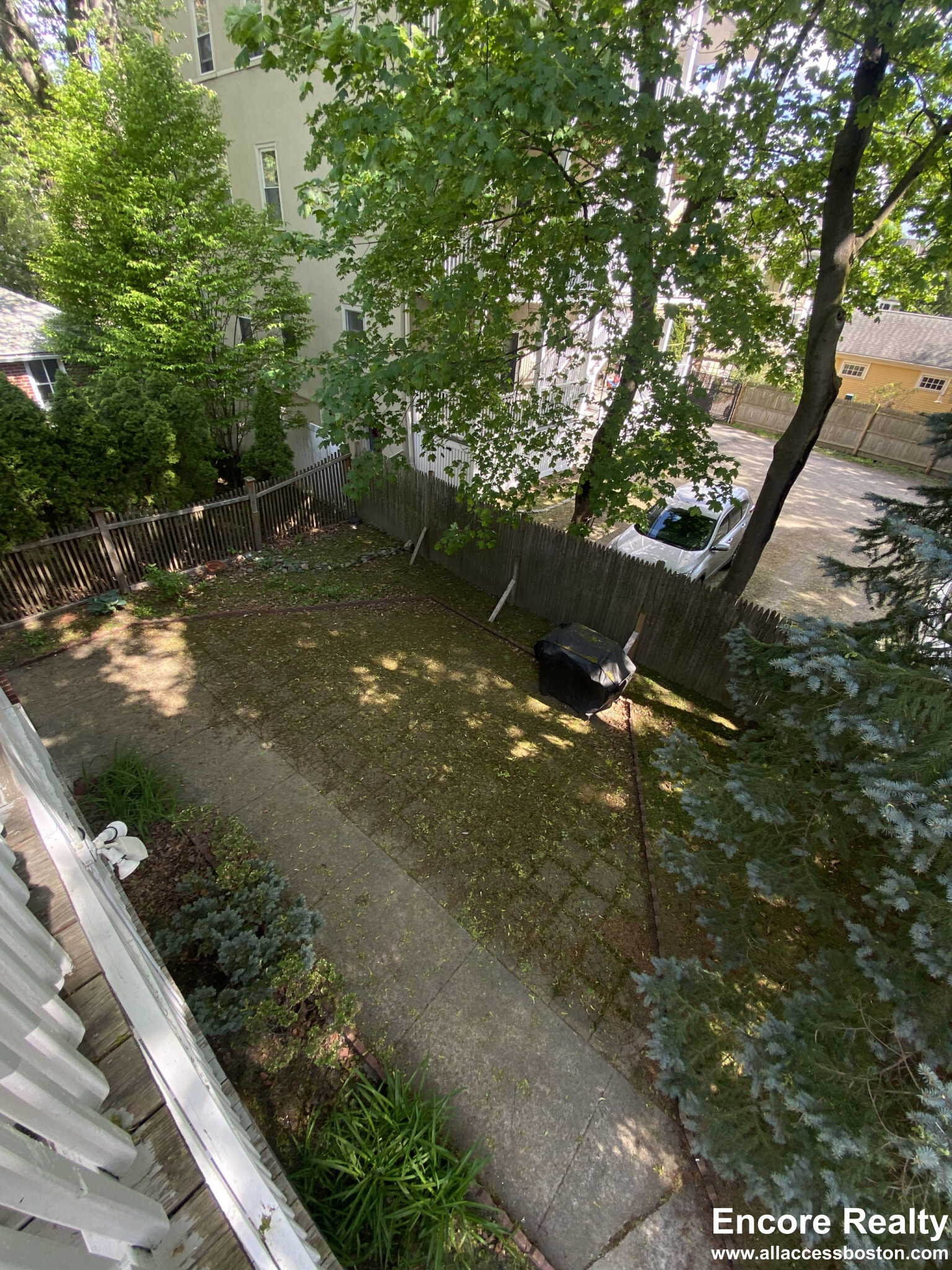 9 Worthington St, Huron Village