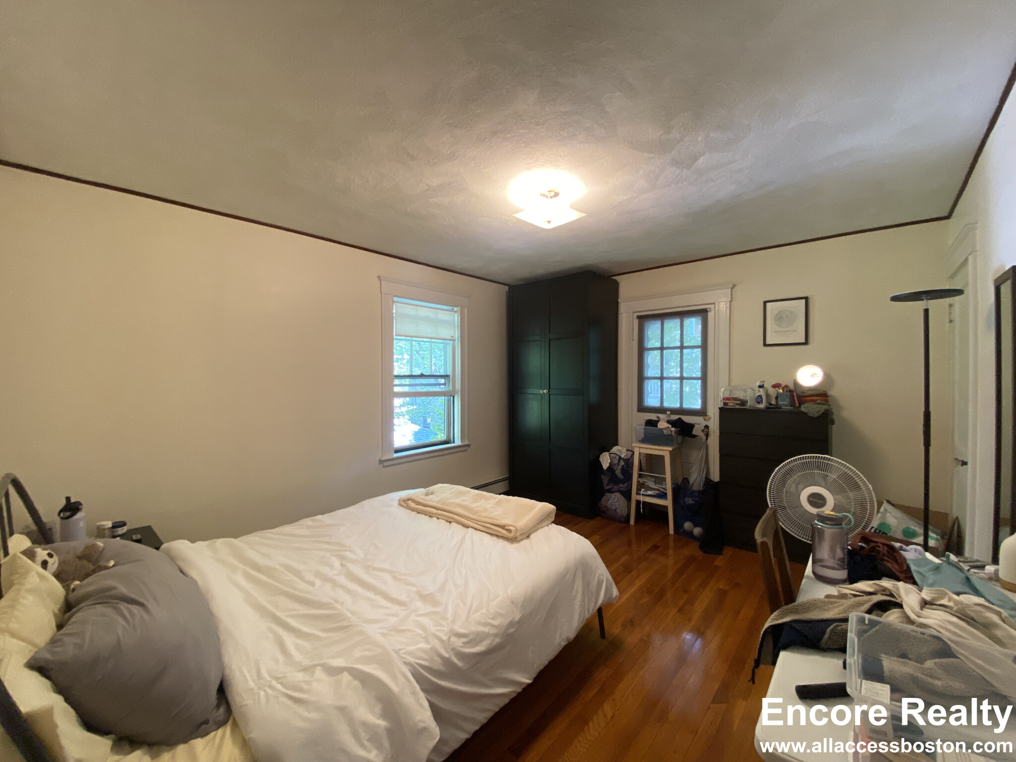 9 Worthington St, Huron Village