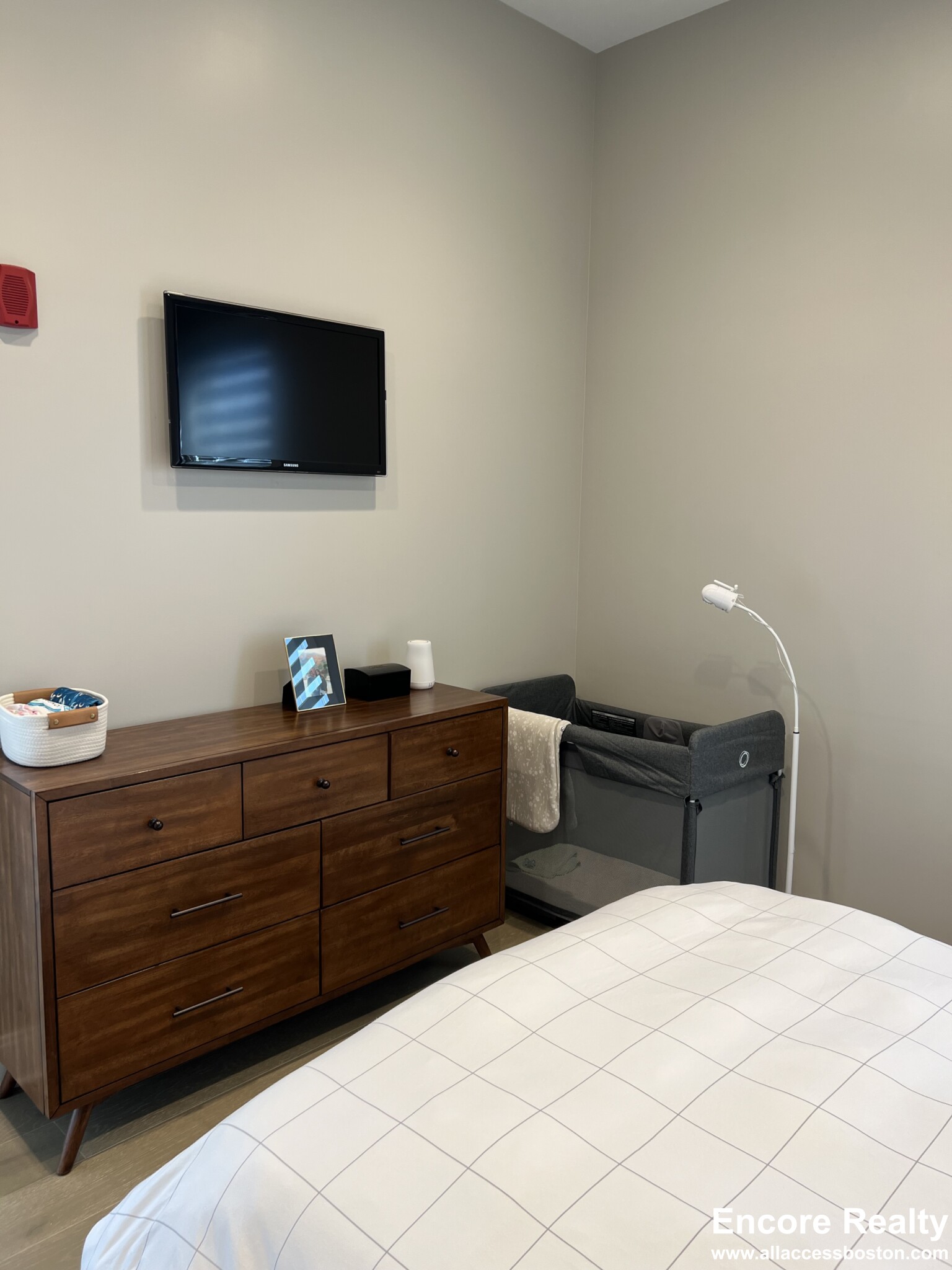 353 Summer St, Davis Square