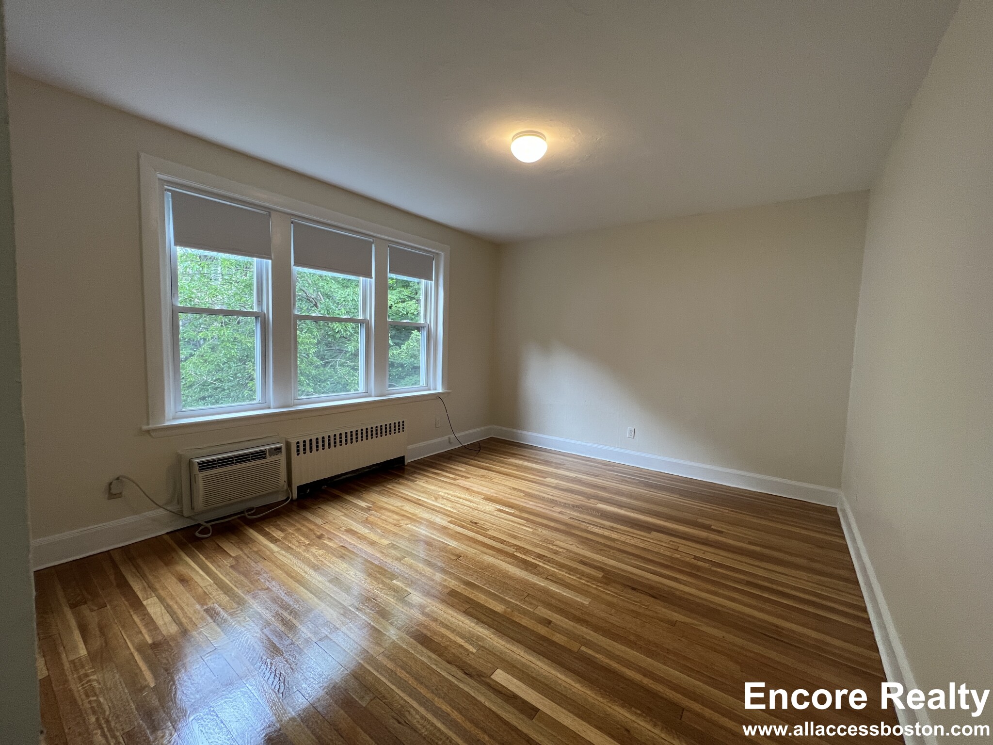 33 Lancaster Ter, Coolidge Corner