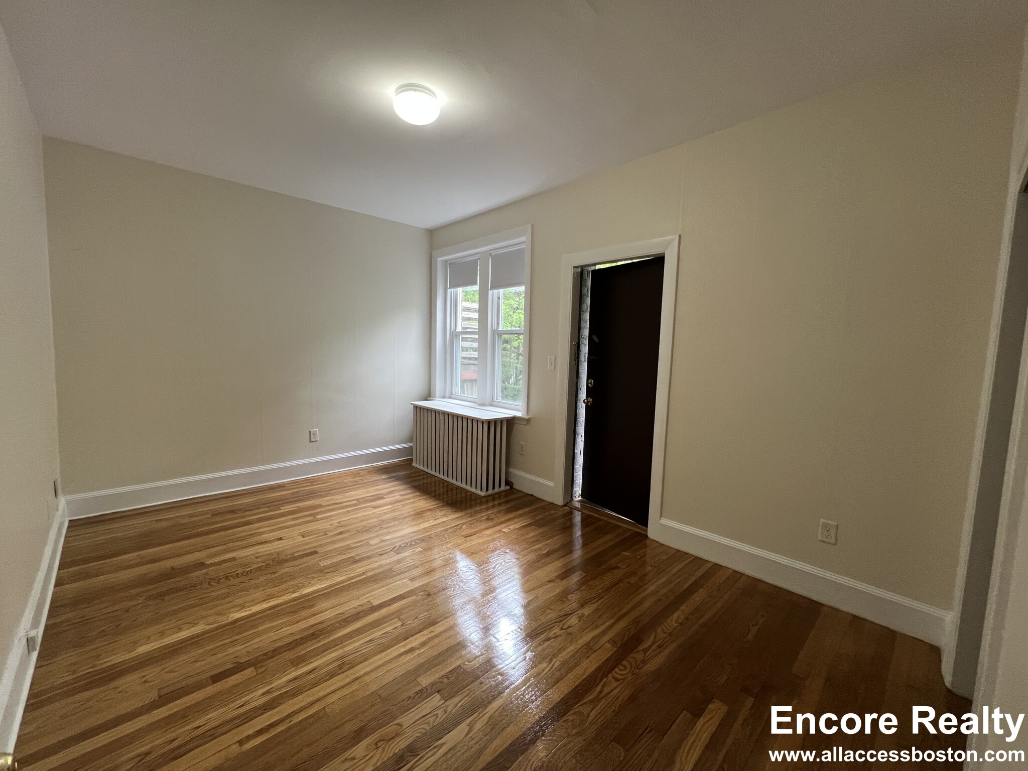 33 Lancaster Ter, Coolidge Corner