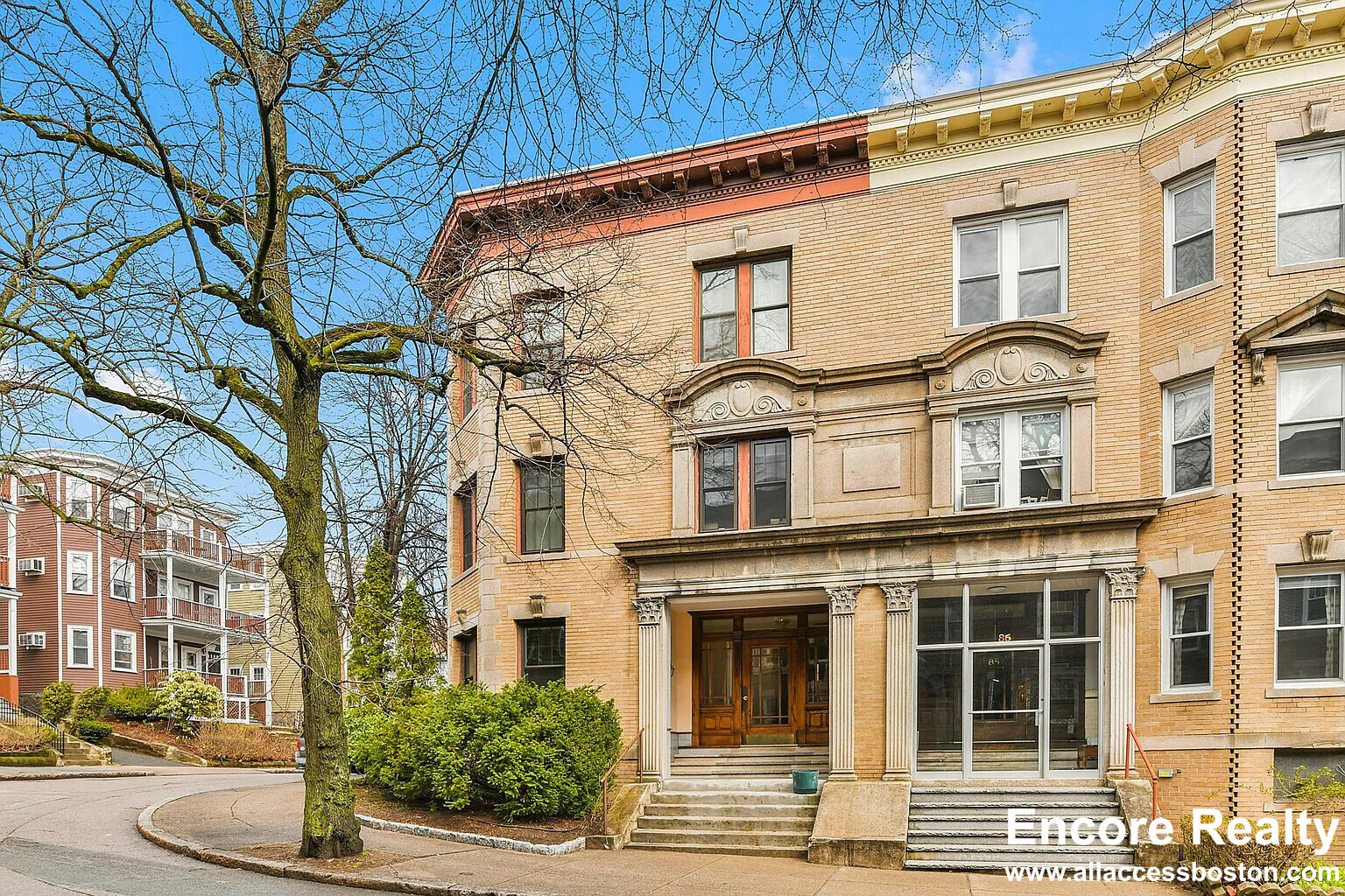 87 Browne St, Coolidge Corner