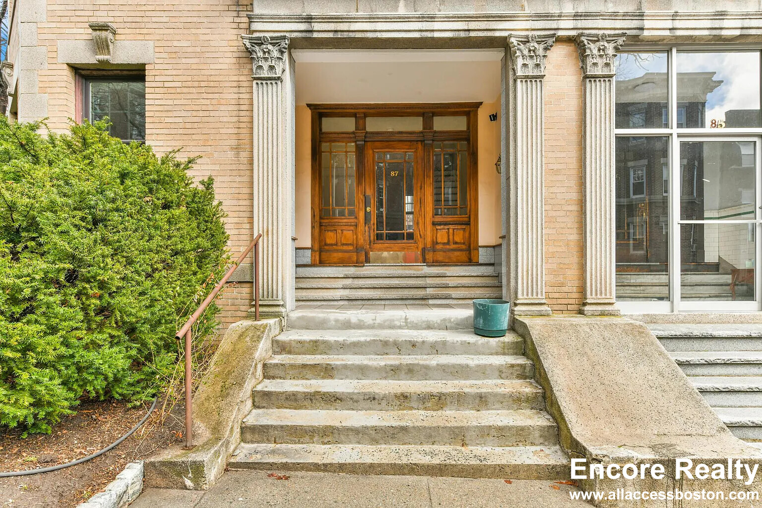 87 Browne St, Coolidge Corner