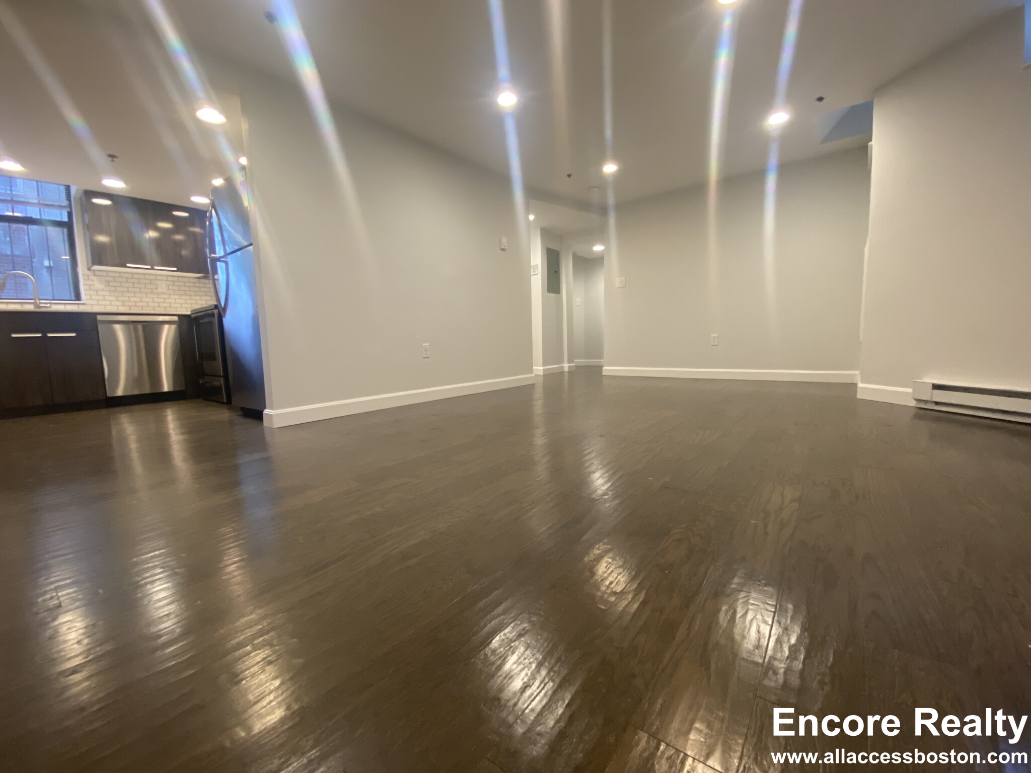 100 Queensberry St, Fenway