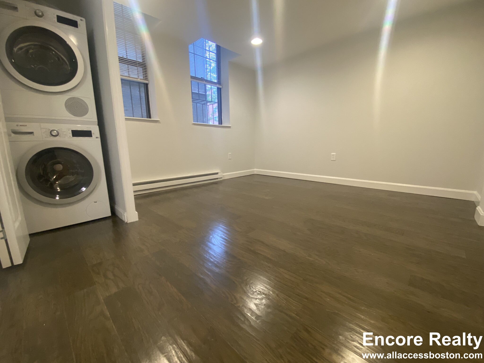 100 Queensberry St, Fenway