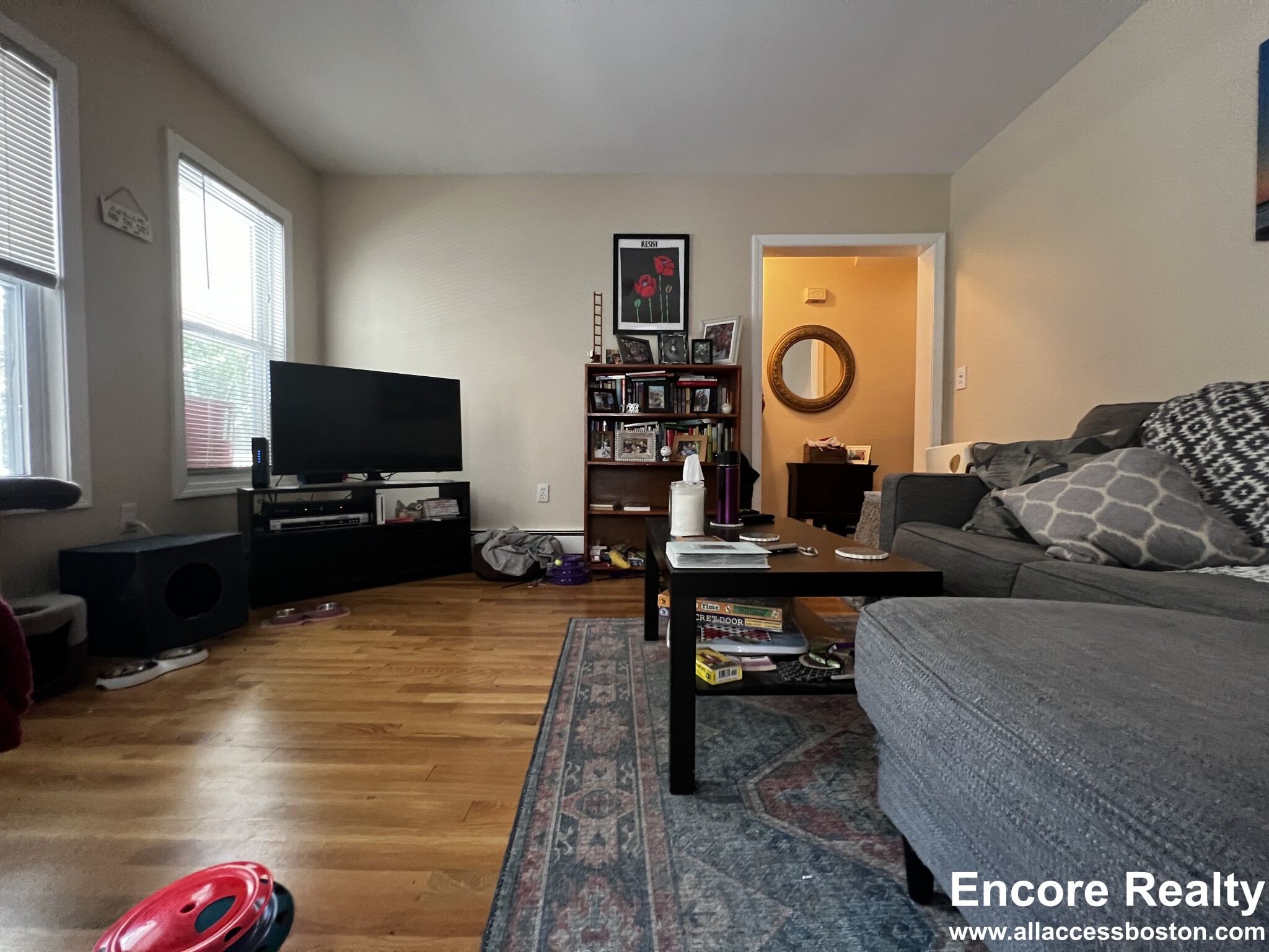 9 Oak Square Ave, Brighton