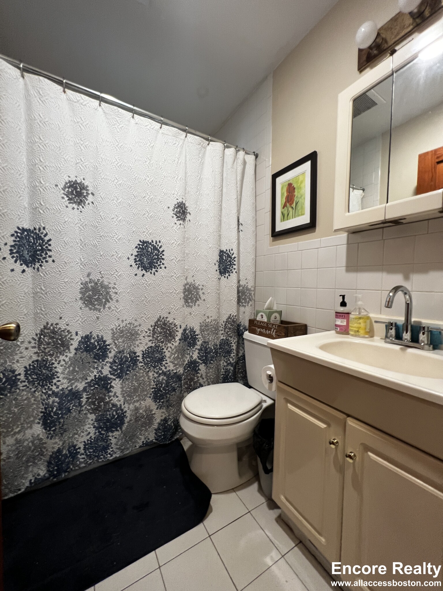 9 Oak Square Ave, Brighton