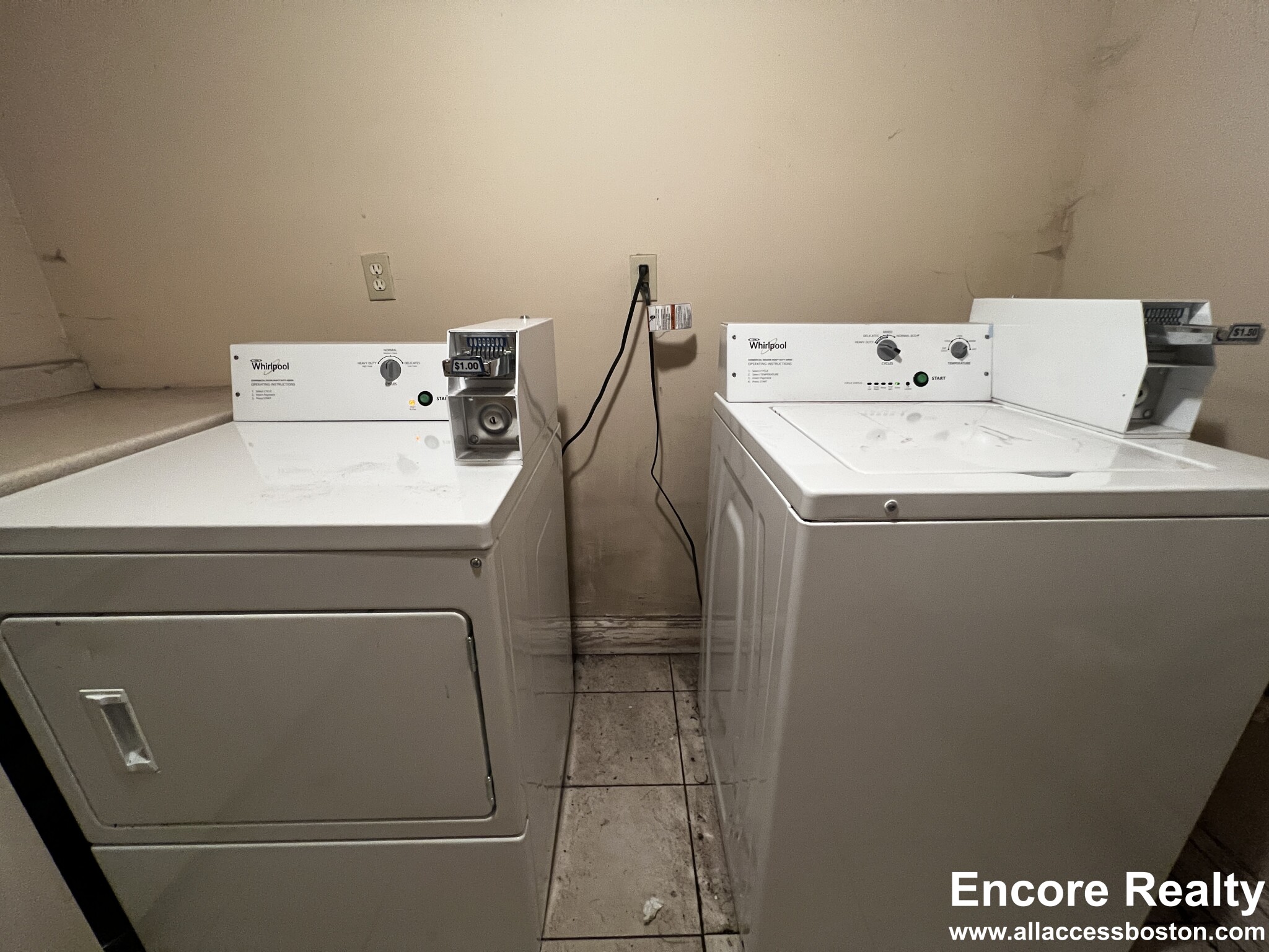 9 Oak Square Ave, Brighton