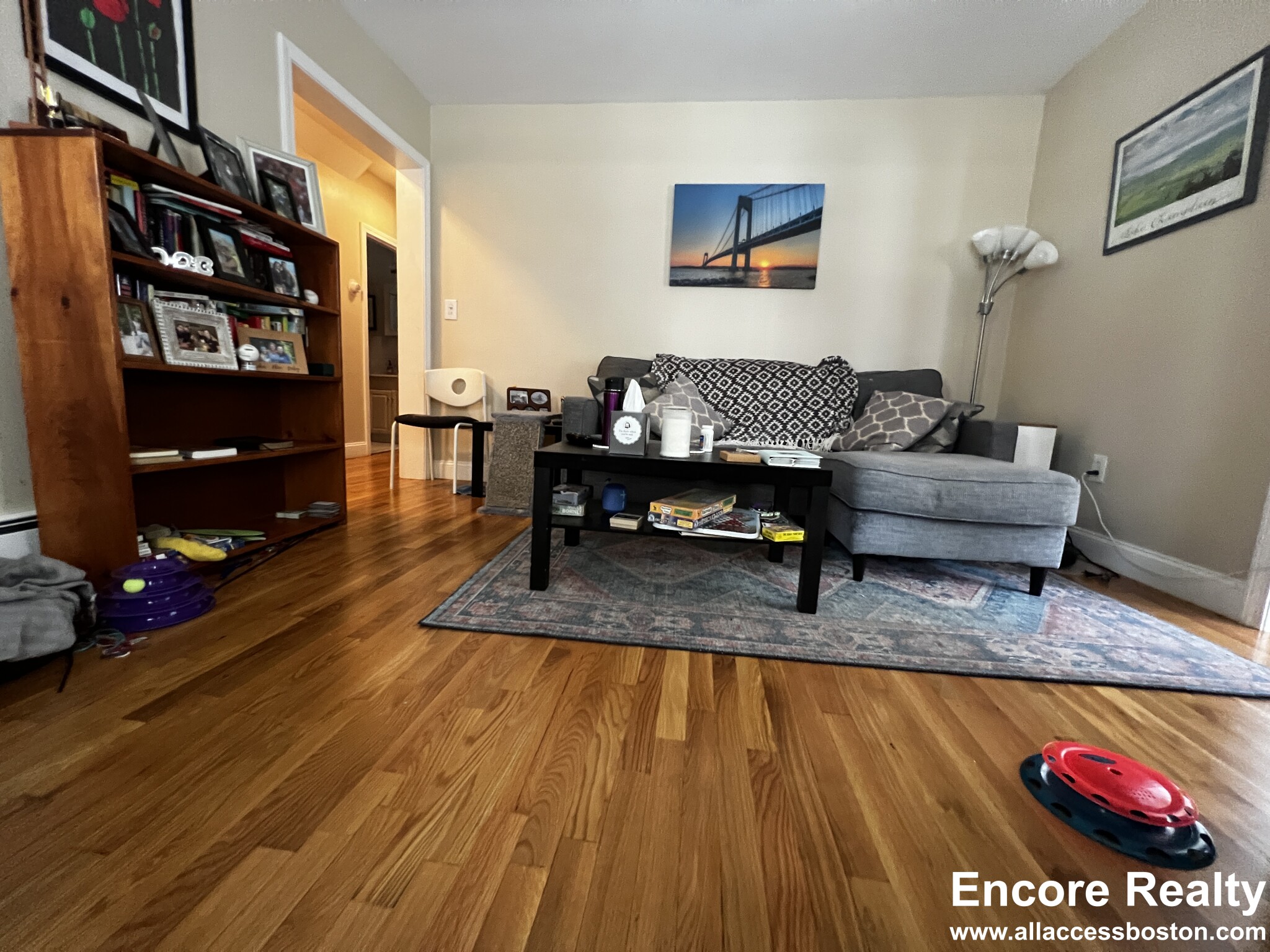 9 Oak Square Ave, Brighton