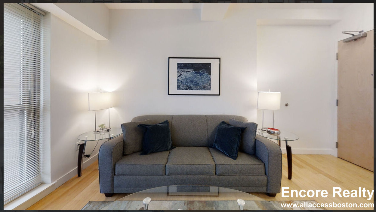 1085 Boylston St, Fenway