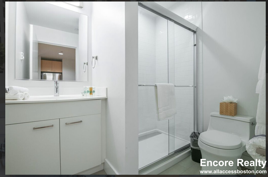 1085 Boylston St, Fenway