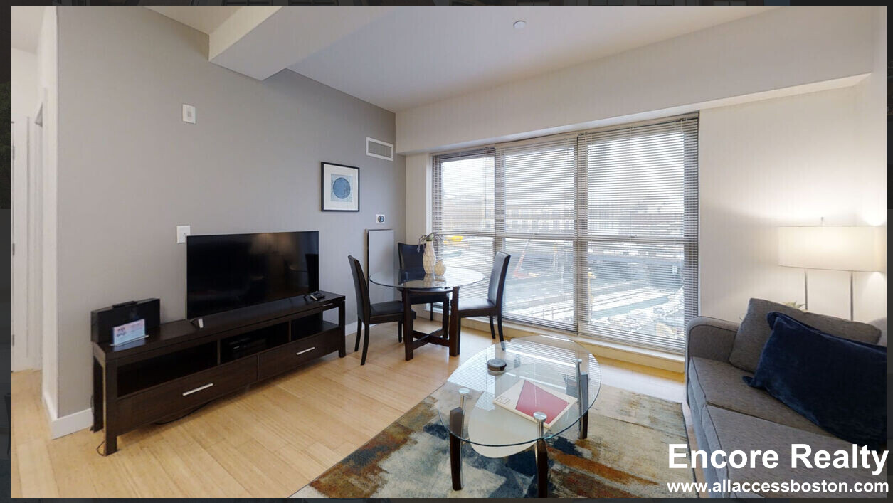 1085 Boylston St, Fenway