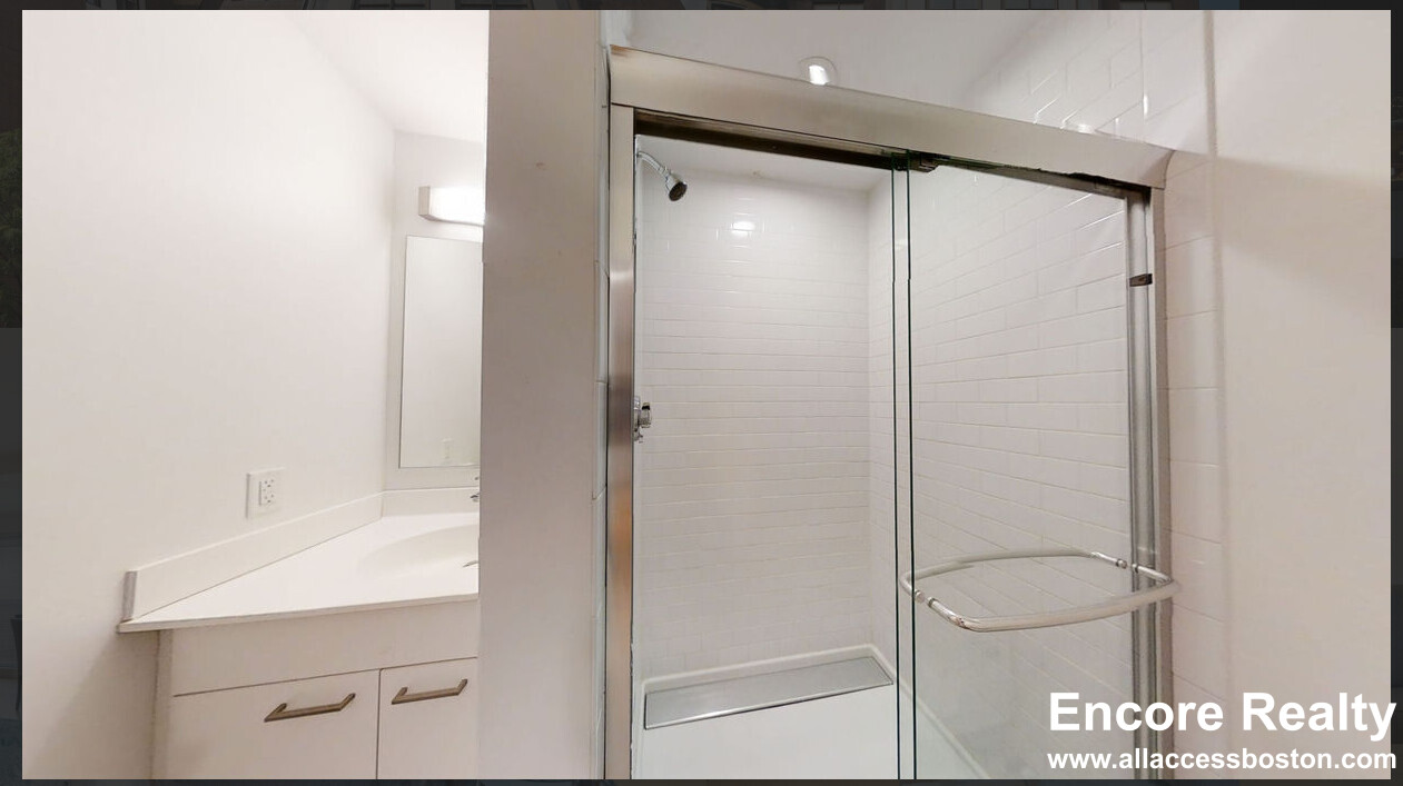 1085 Boylston St, Fenway