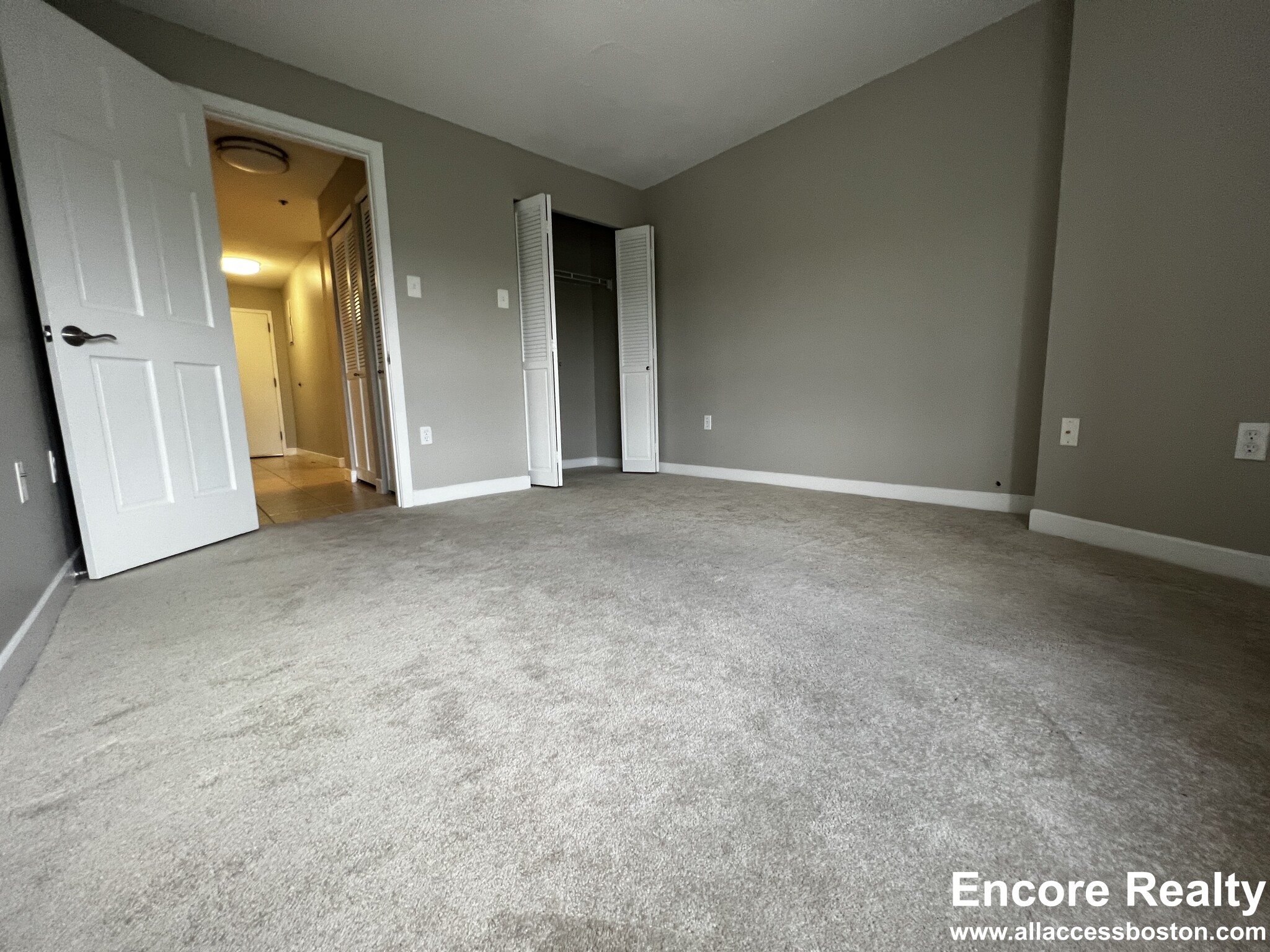 1111 Beacon St, Coolidge Corner