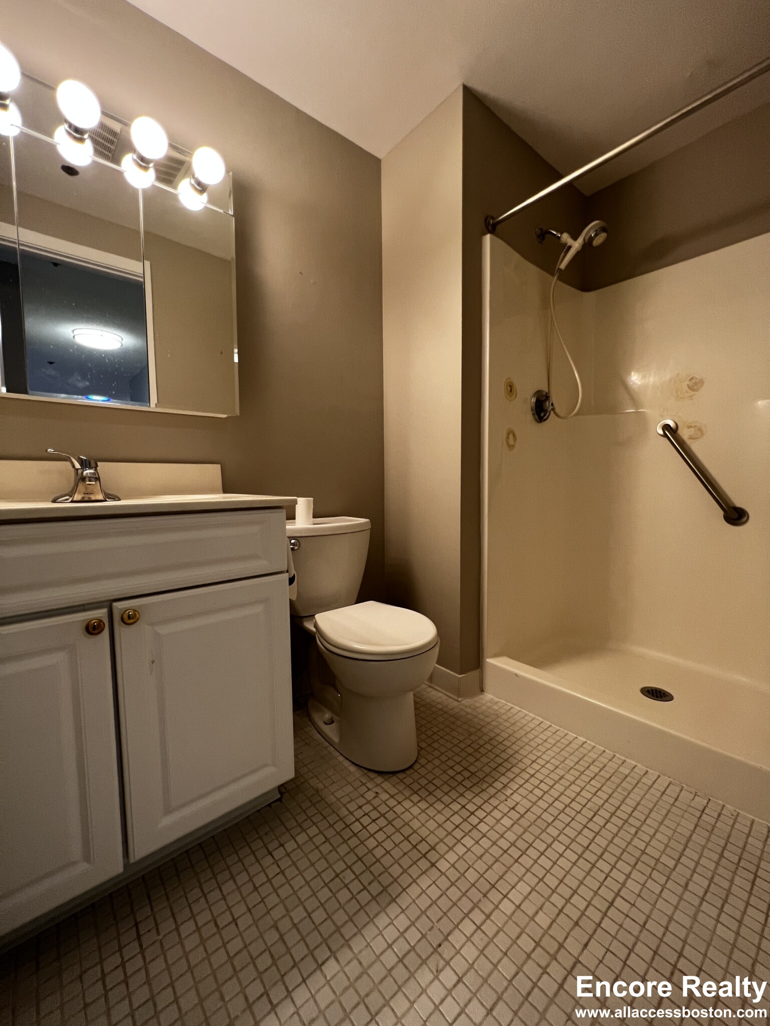 1111 Beacon St, Coolidge Corner