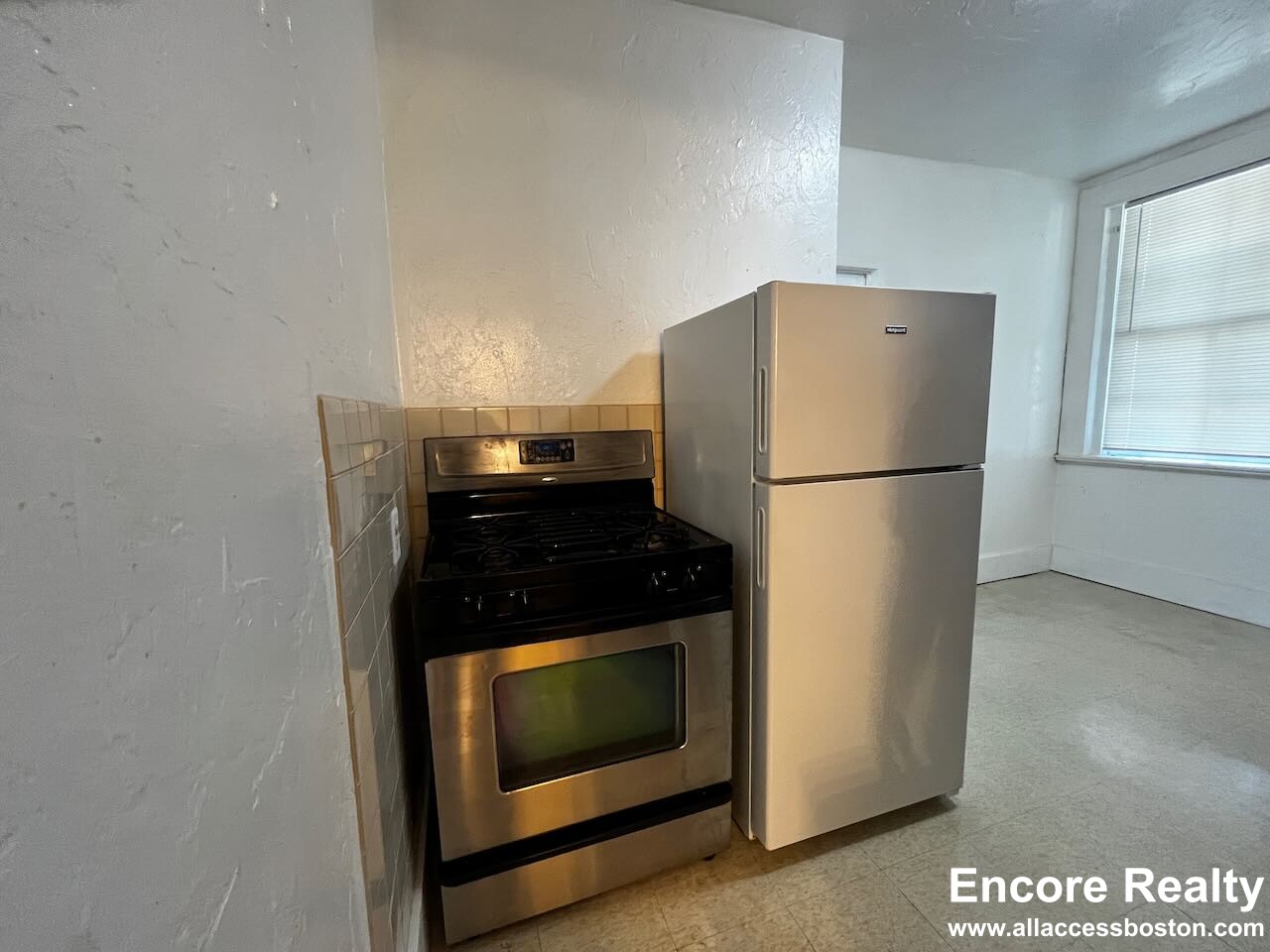 4 Adella Pl, Allston