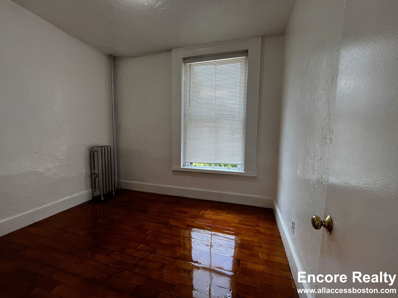 4 Adella Pl, Allston