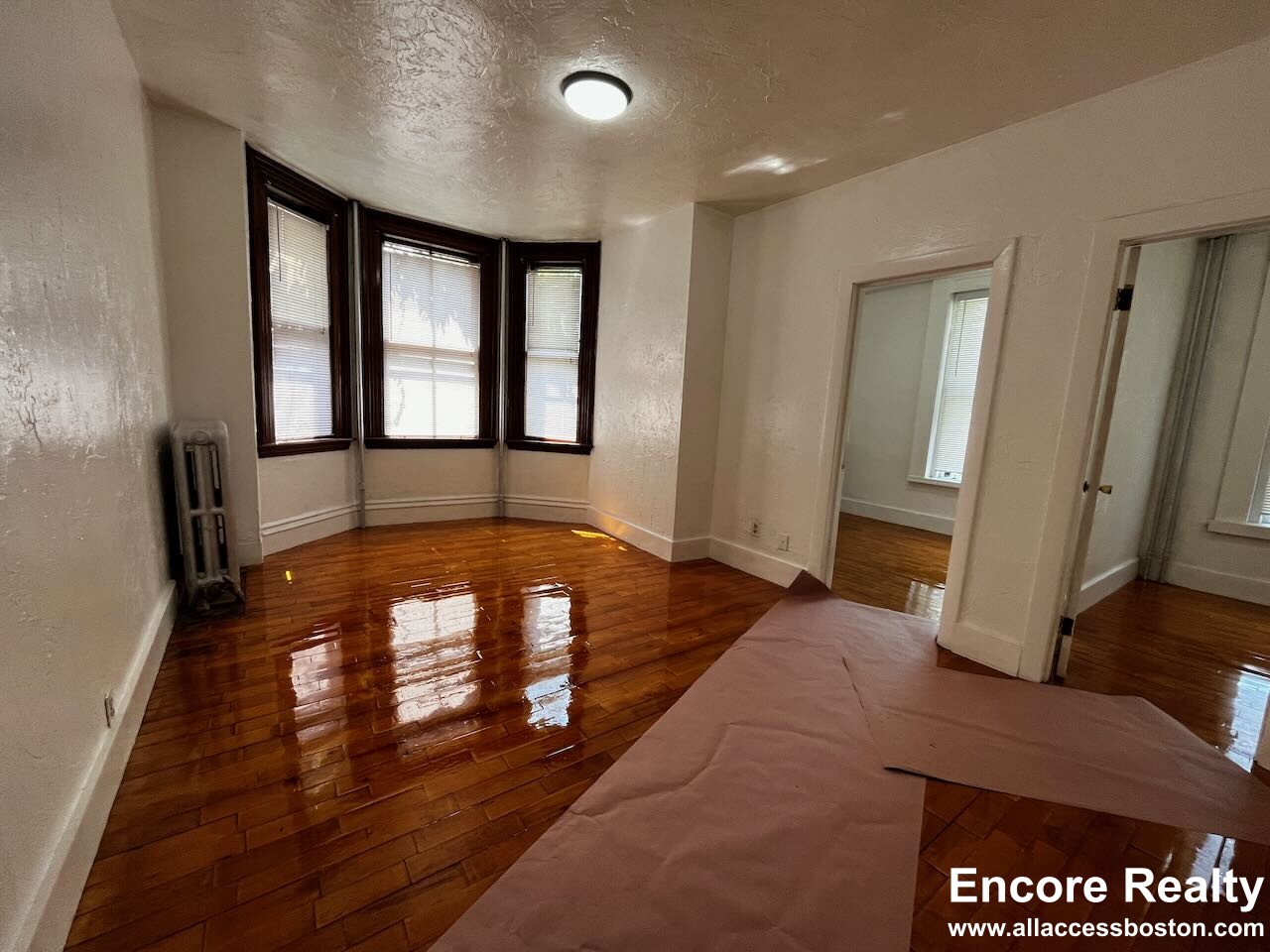 4 Adella Pl, Allston