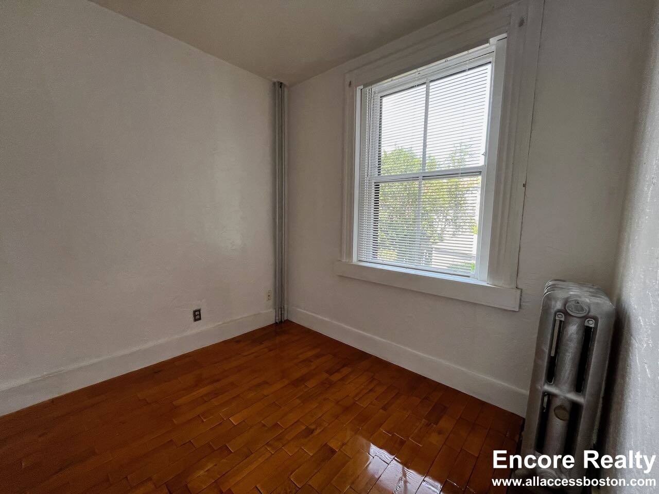 4 Adella Pl, Allston