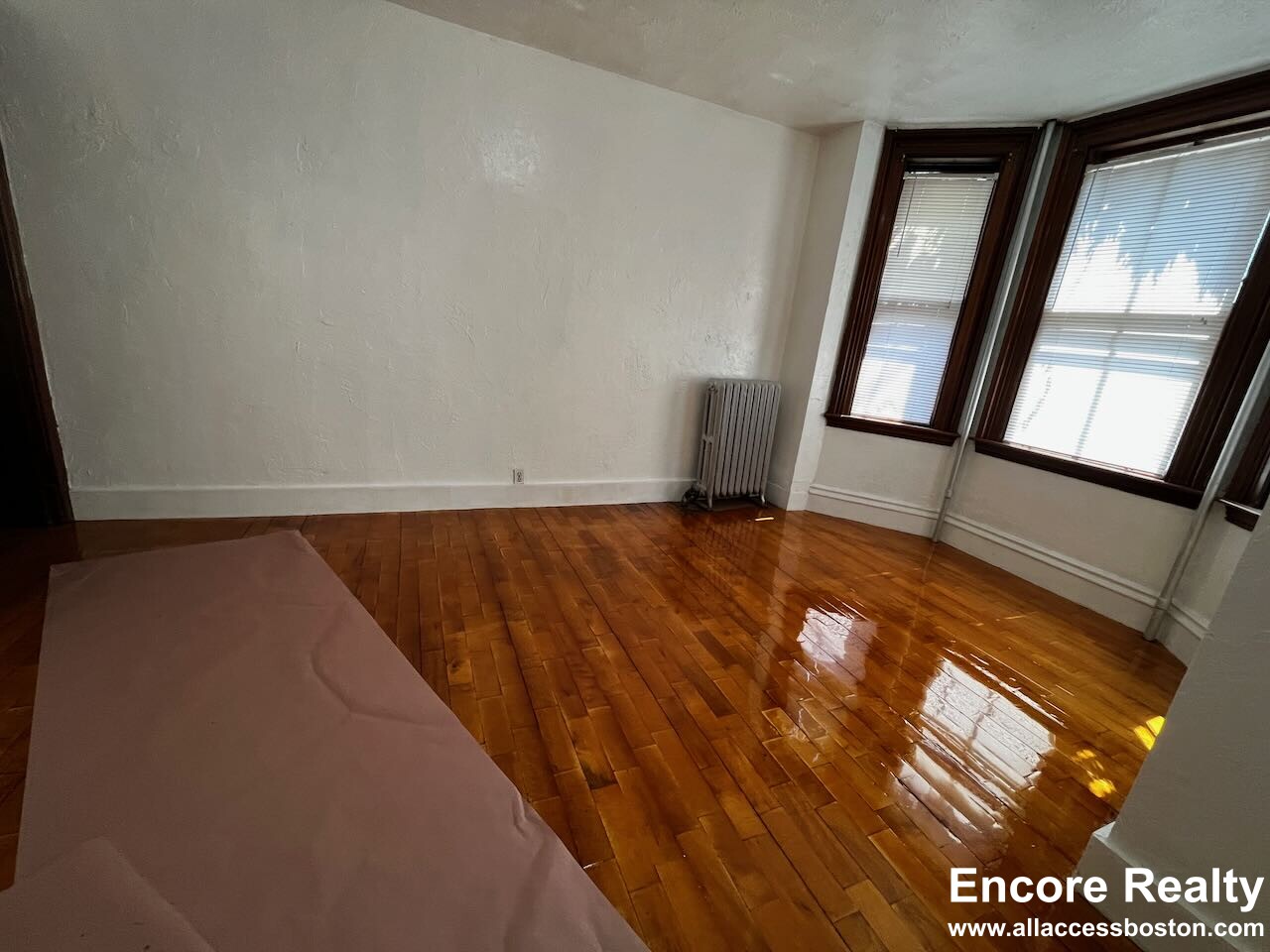 4 Adella Pl, Allston