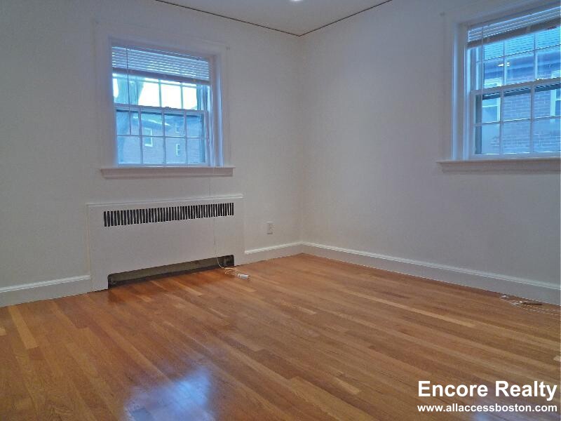 75 Wyman St, Newton Centre