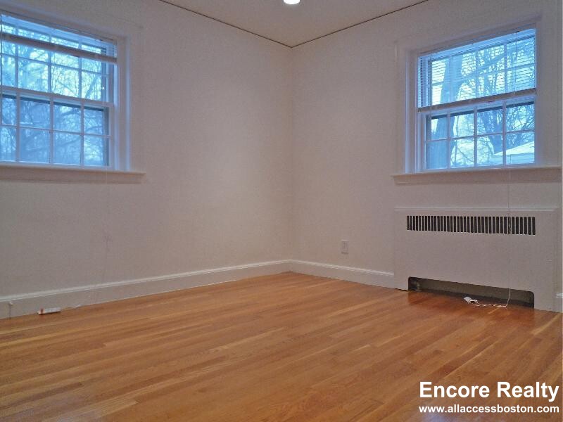 75 Wyman St, Newton Centre