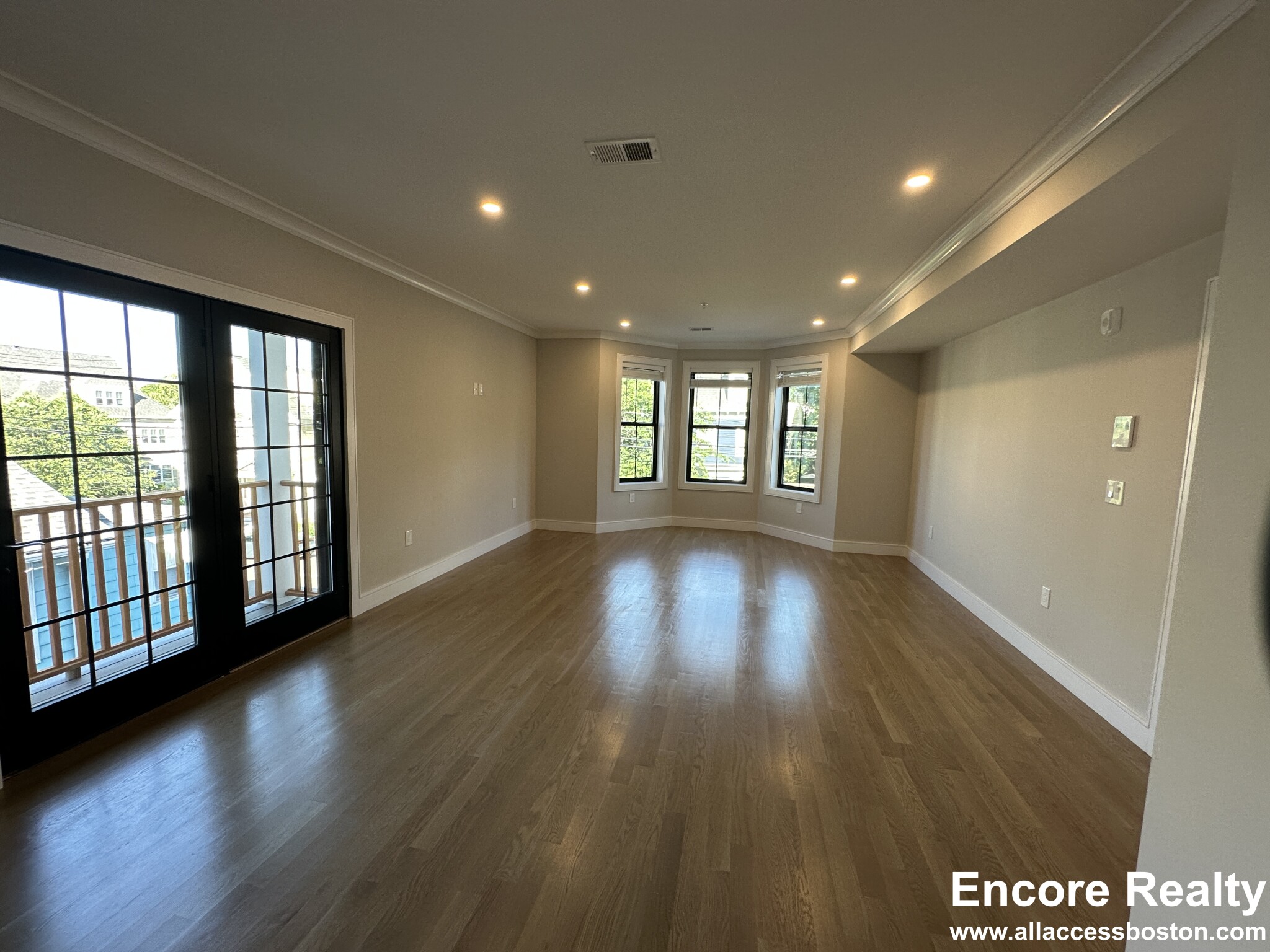 279 Lamartine St, Jamaica Plain