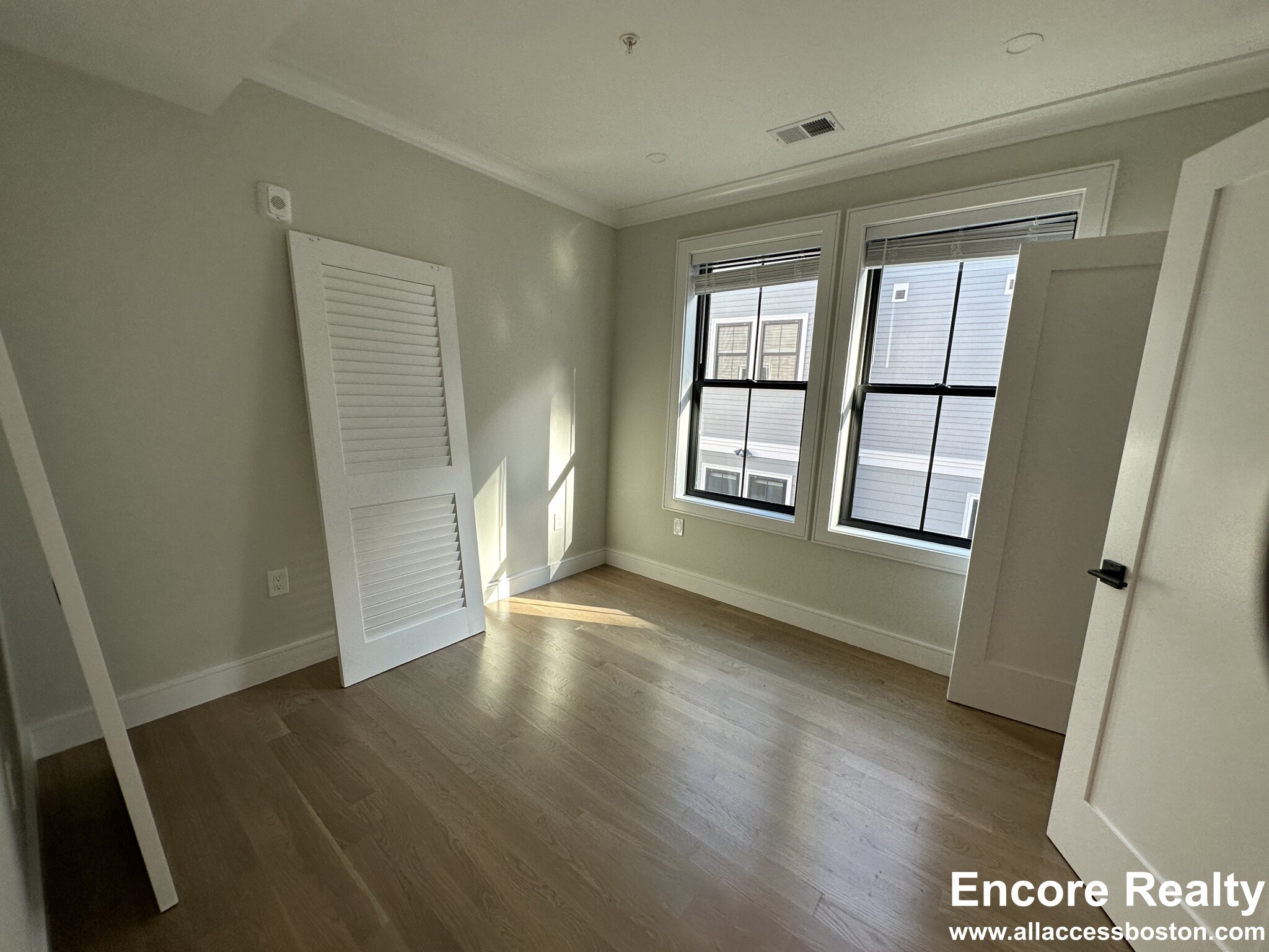 279 Lamartine St, Jamaica Plain