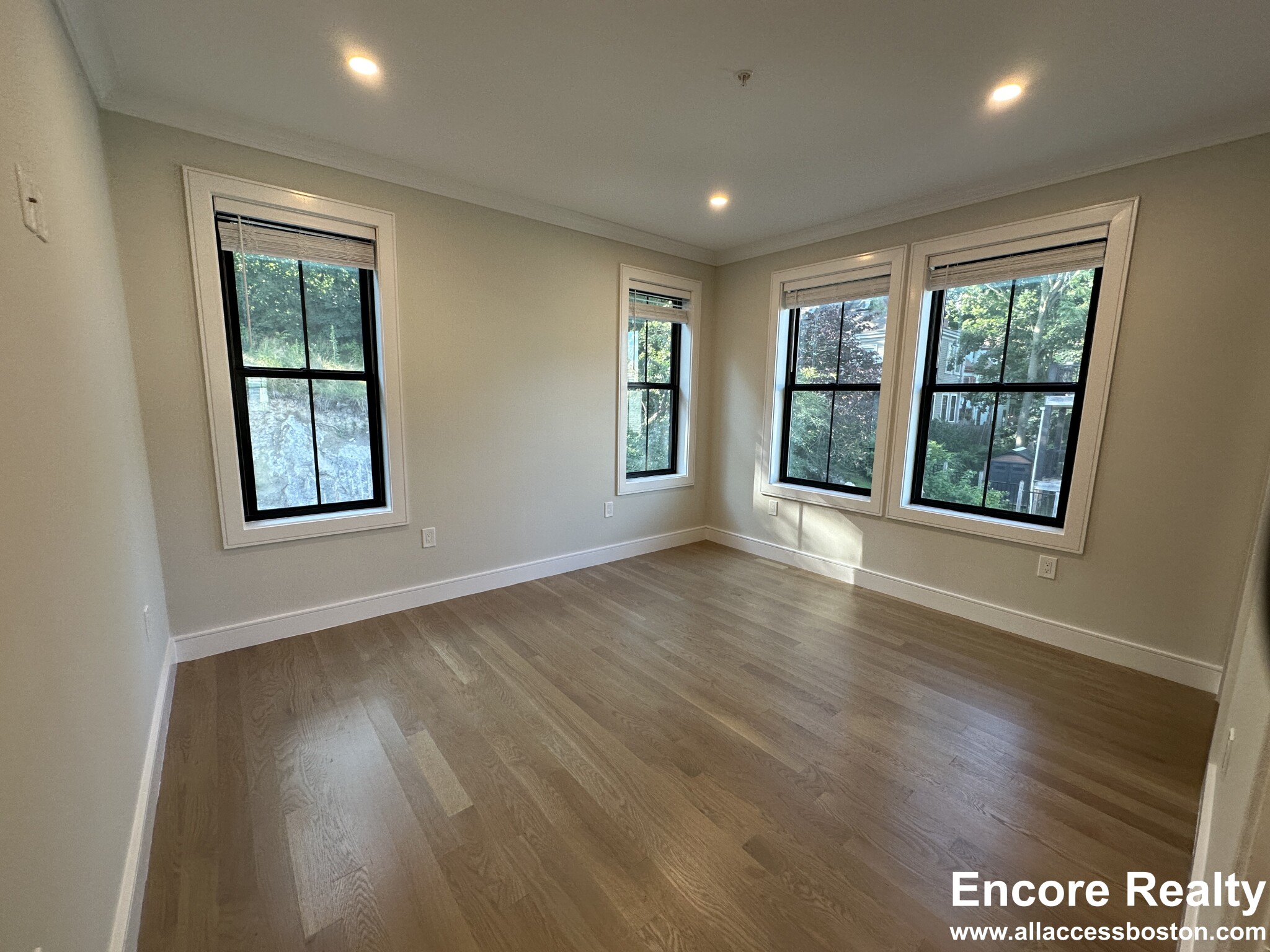 279 Lamartine St, Jamaica Plain