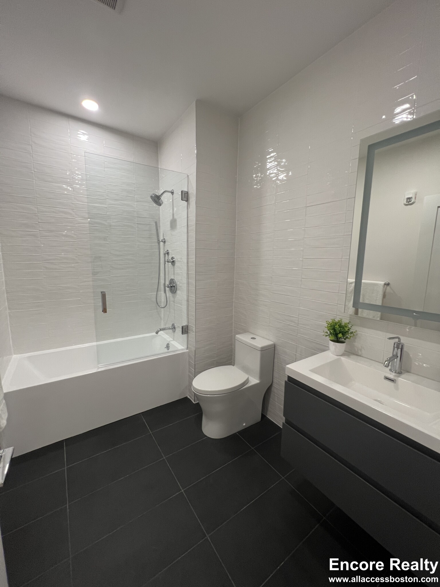 106 Forest Hills St, Jamaica Plain