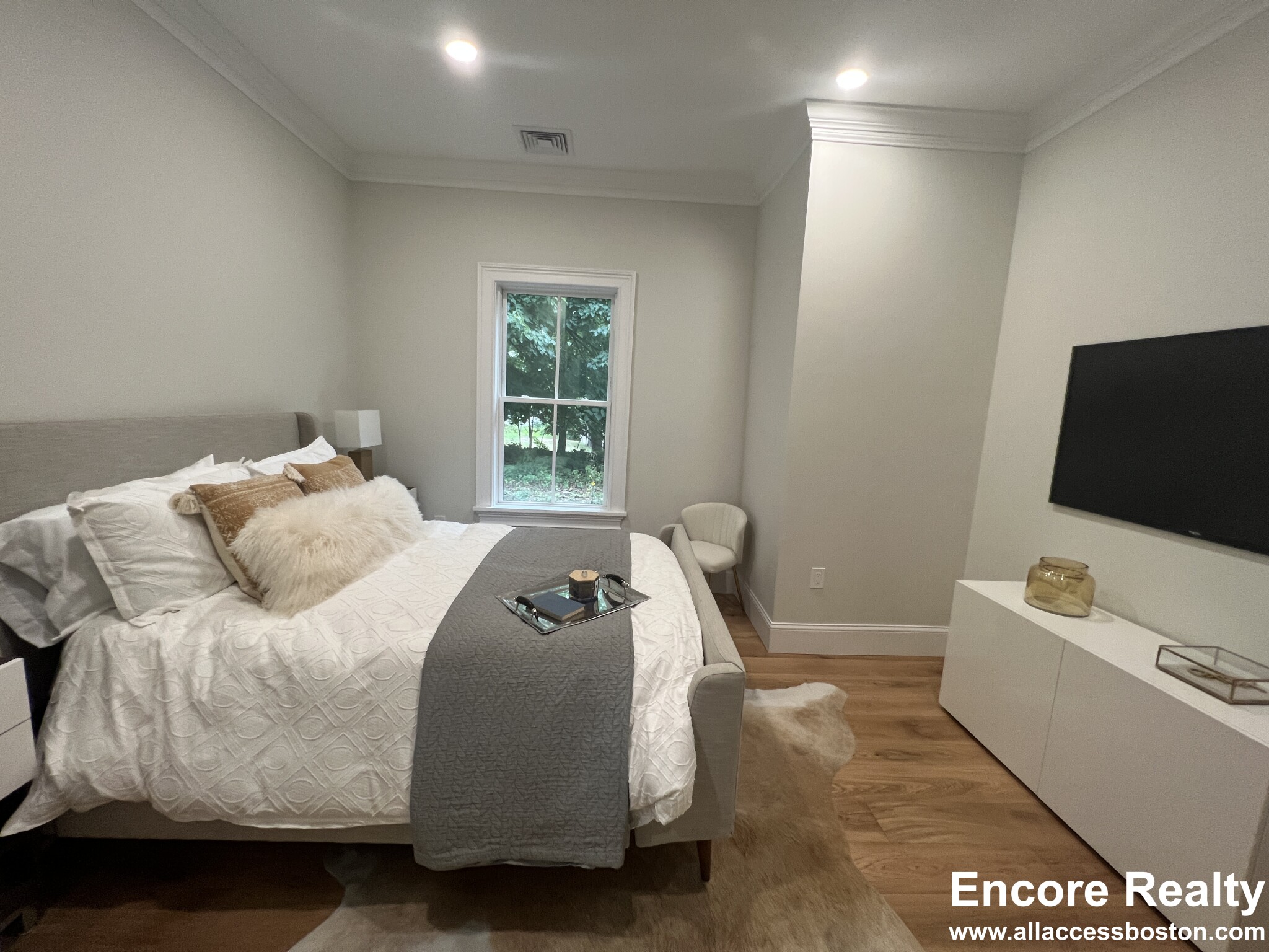 106 Forest Hills St, Jamaica Plain