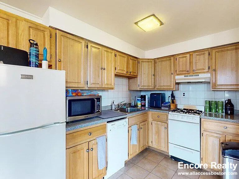 1 Gloucester St, Back Bay