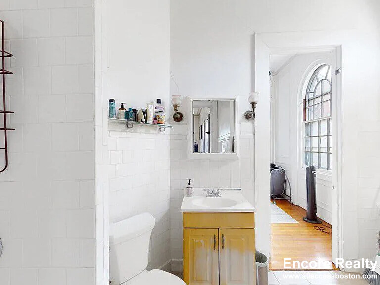 1 Gloucester St, Back Bay