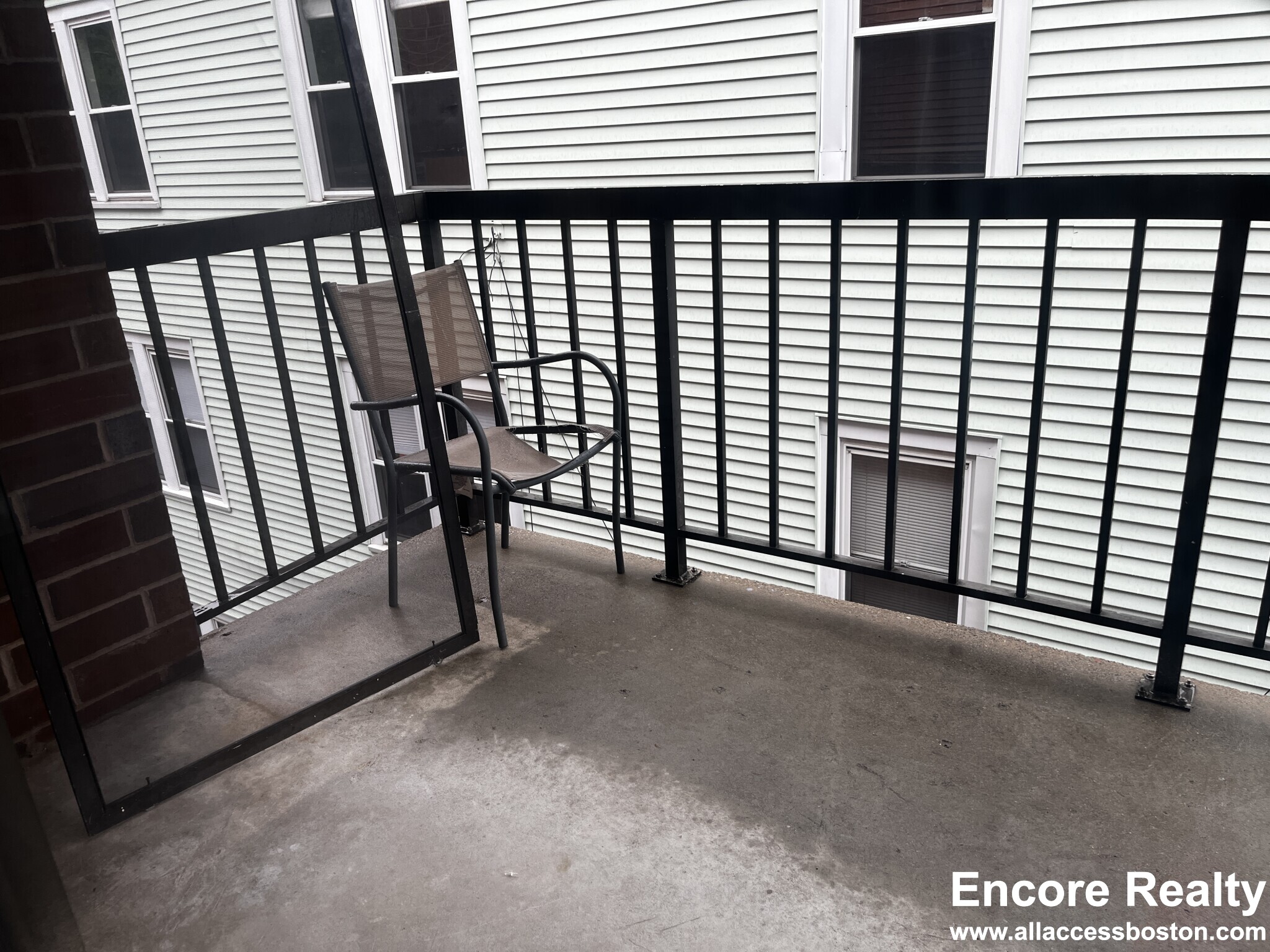 16 Elmer St, Central Square