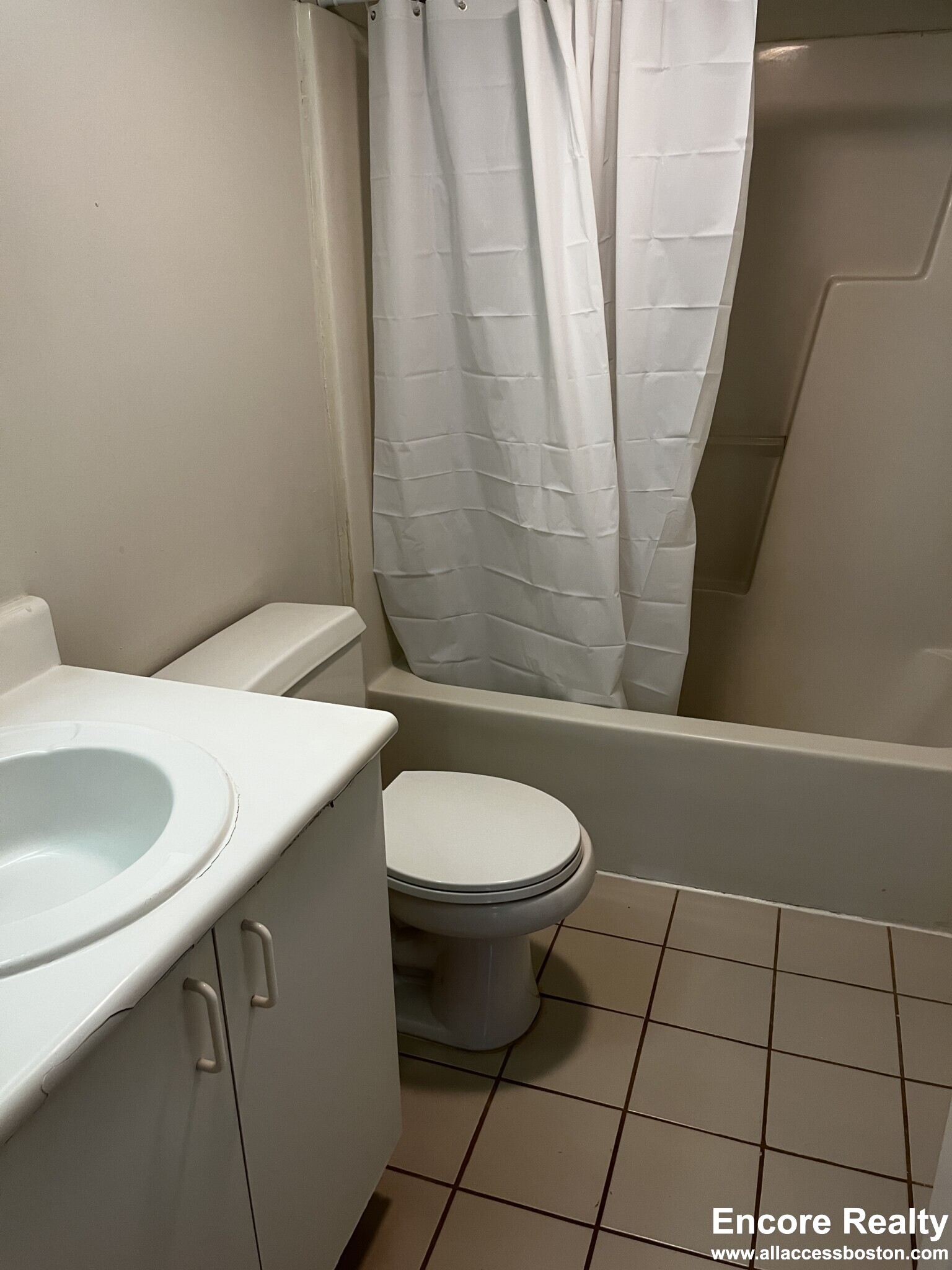 16 Elmer St, Central Square