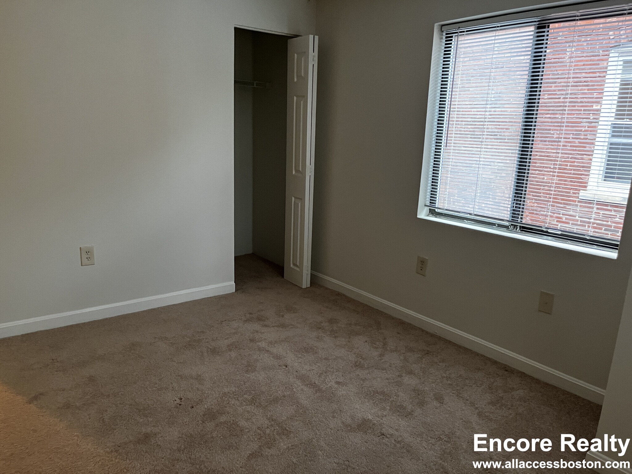 16 Elmer St, Central Square