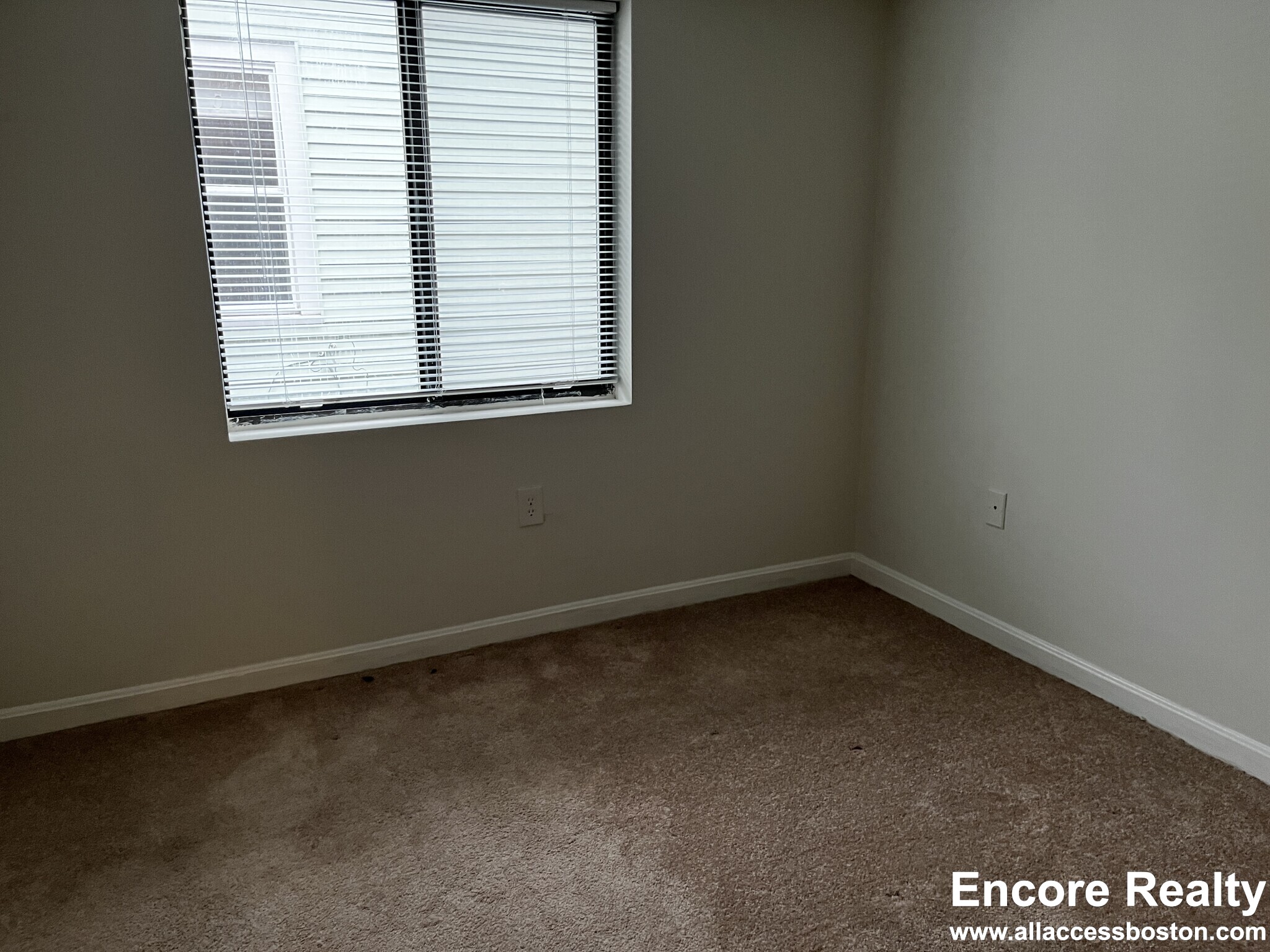 16 Elmer St, Central Square