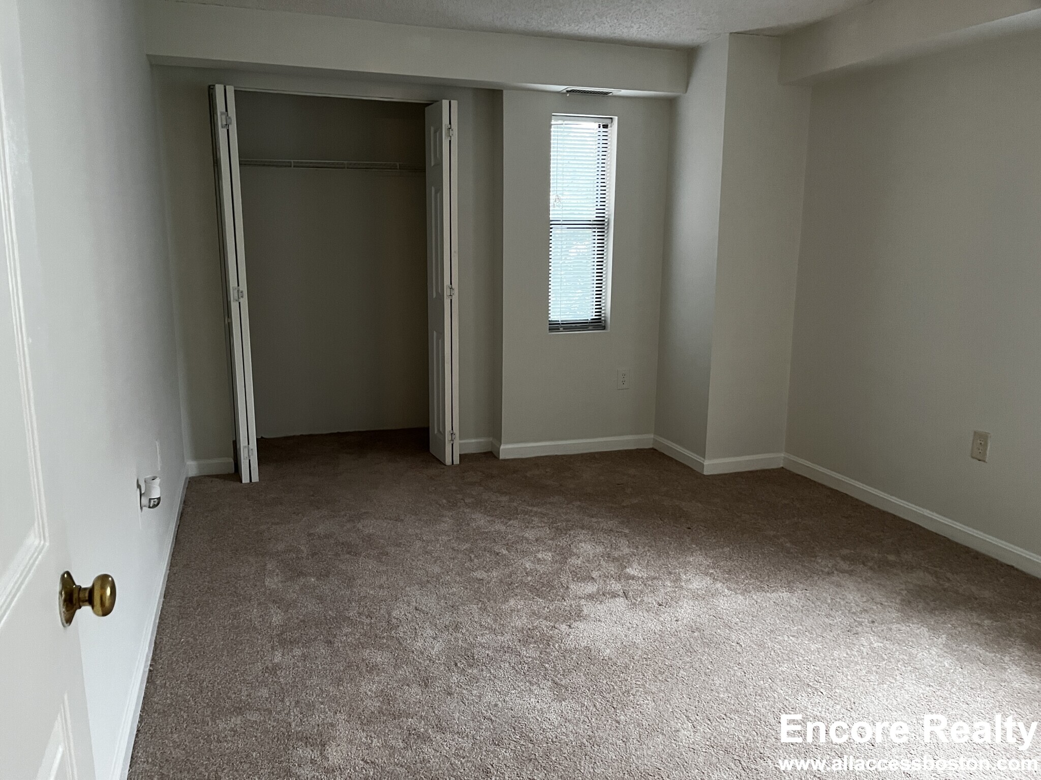 16 Elmer St, Central Square