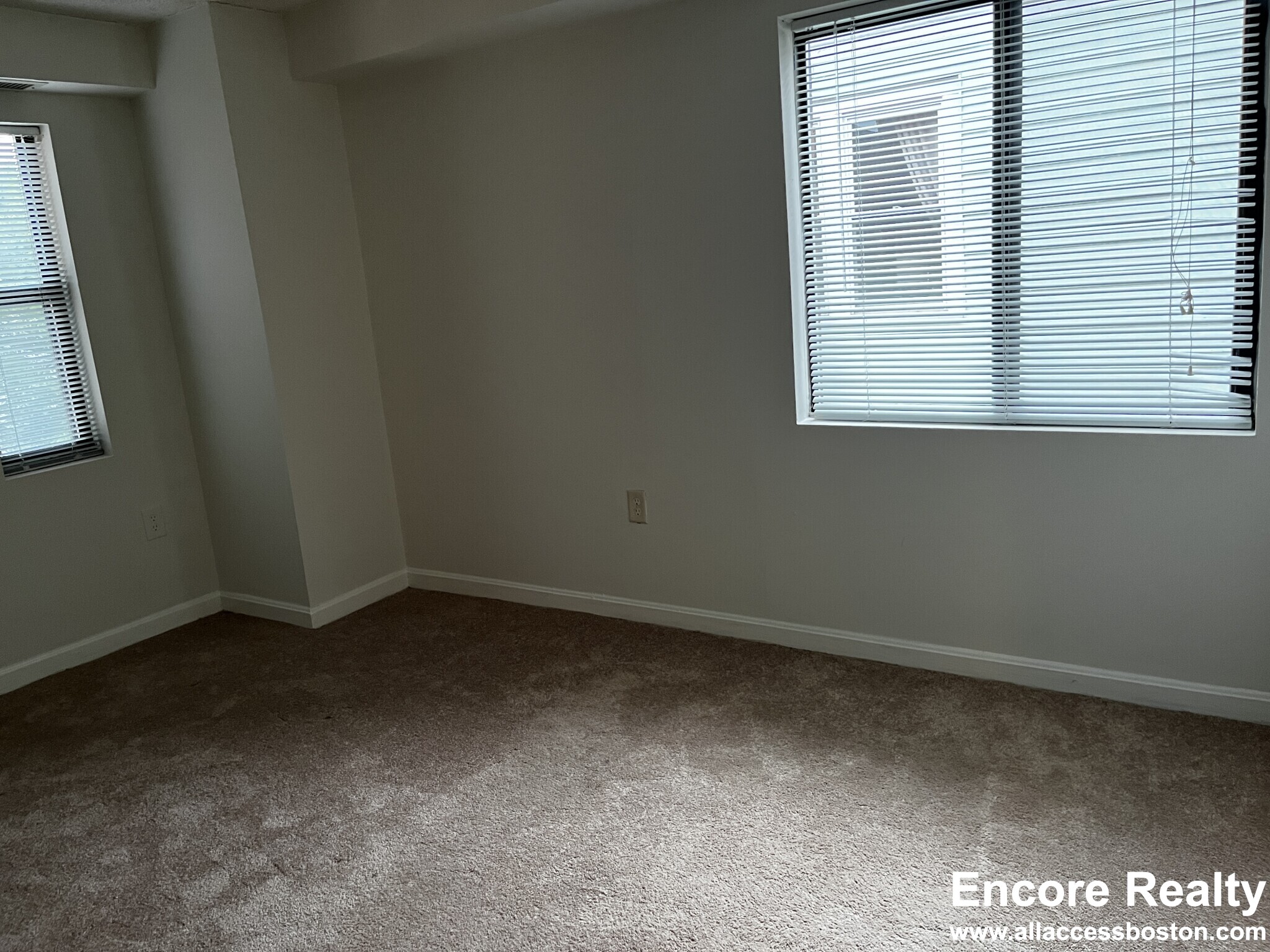 16 Elmer St, Cambridgeport