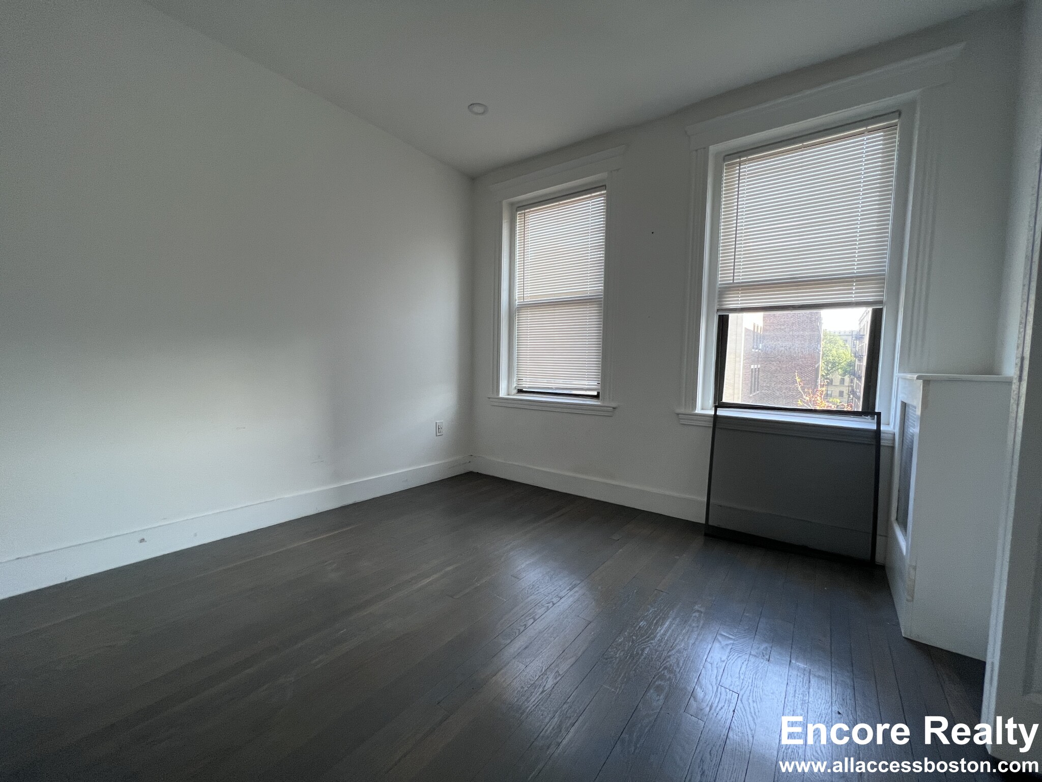 11 Peterborough St, Fenway