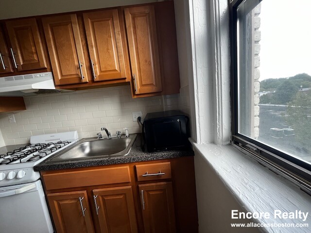 1156 Commonwealth Ave, Allston