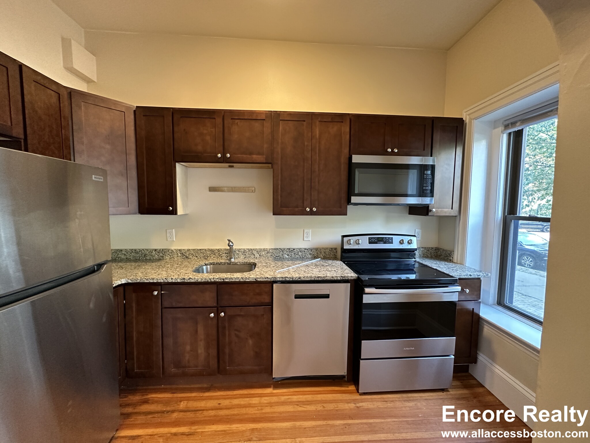 1463 Beacon St, Coolidge Corner