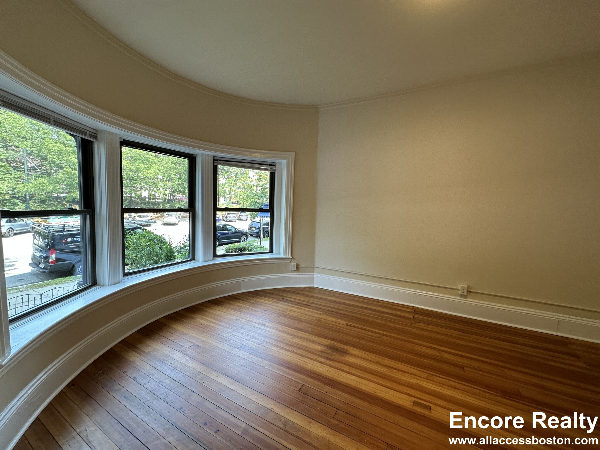 1463 Beacon St, Coolidge Corner