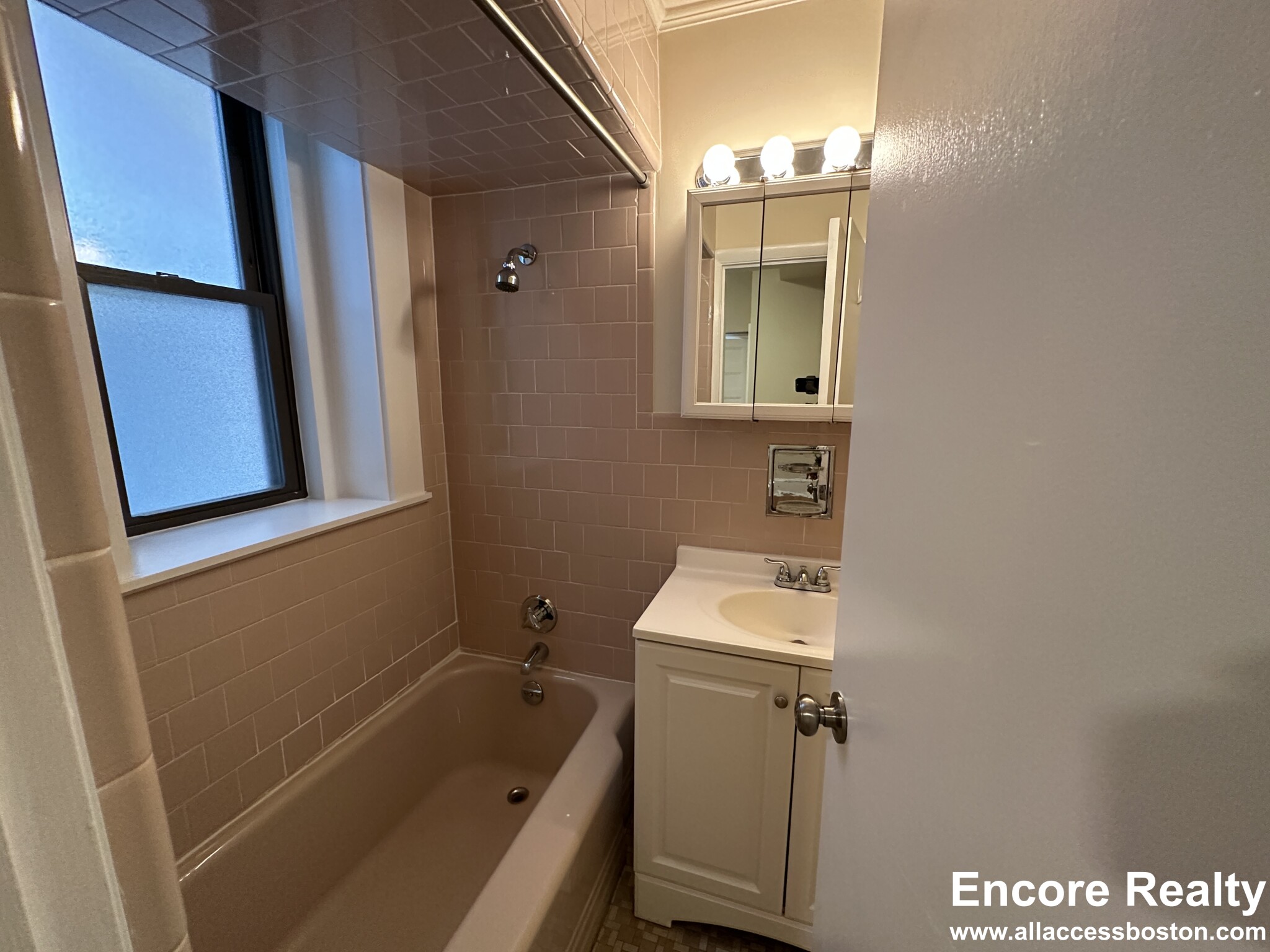 1463 Beacon St, Coolidge Corner