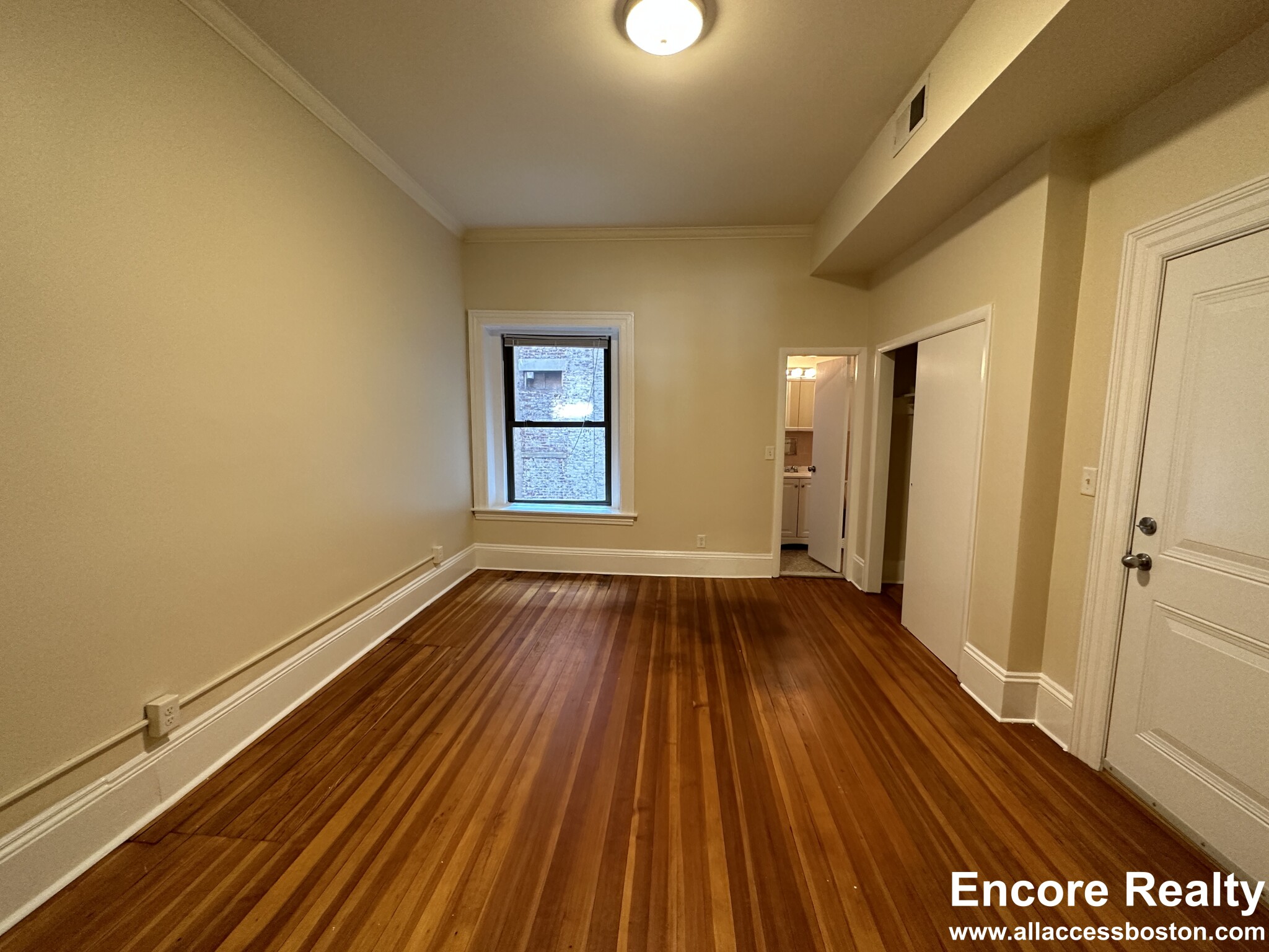 1463 Beacon St, Coolidge Corner