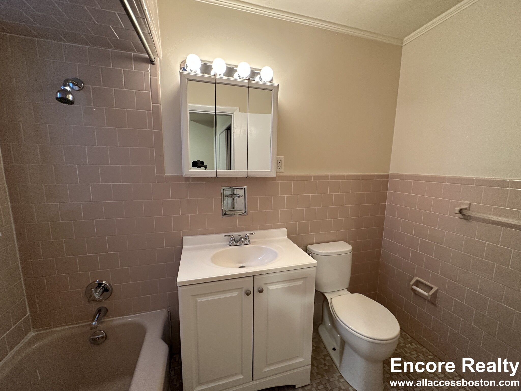 1463 Beacon St, Coolidge Corner