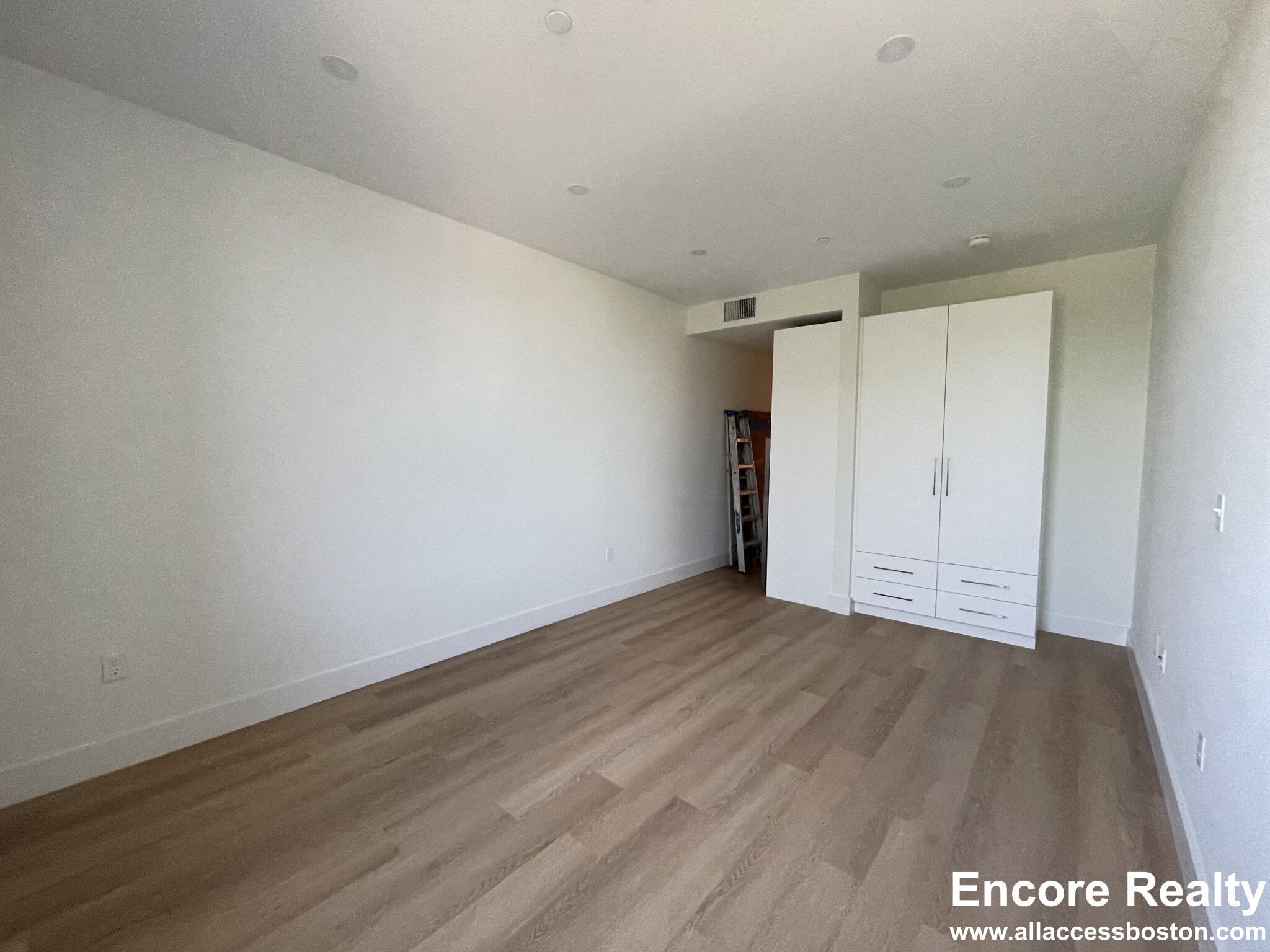 1127 Harrison Ave, South End