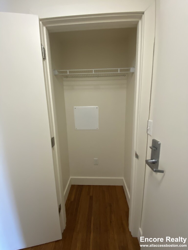 8 Winter St, Midtown