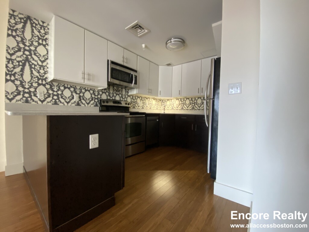 8 Winter St, Midtown