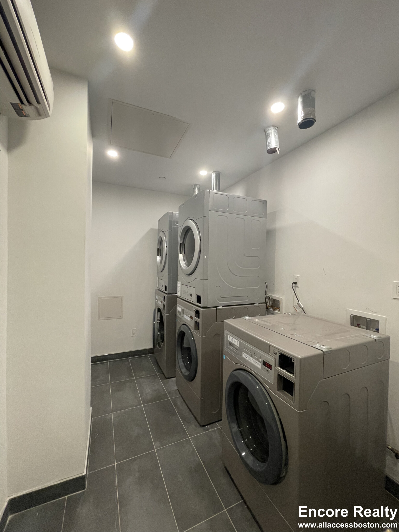 1127 Harrison Ave, South End